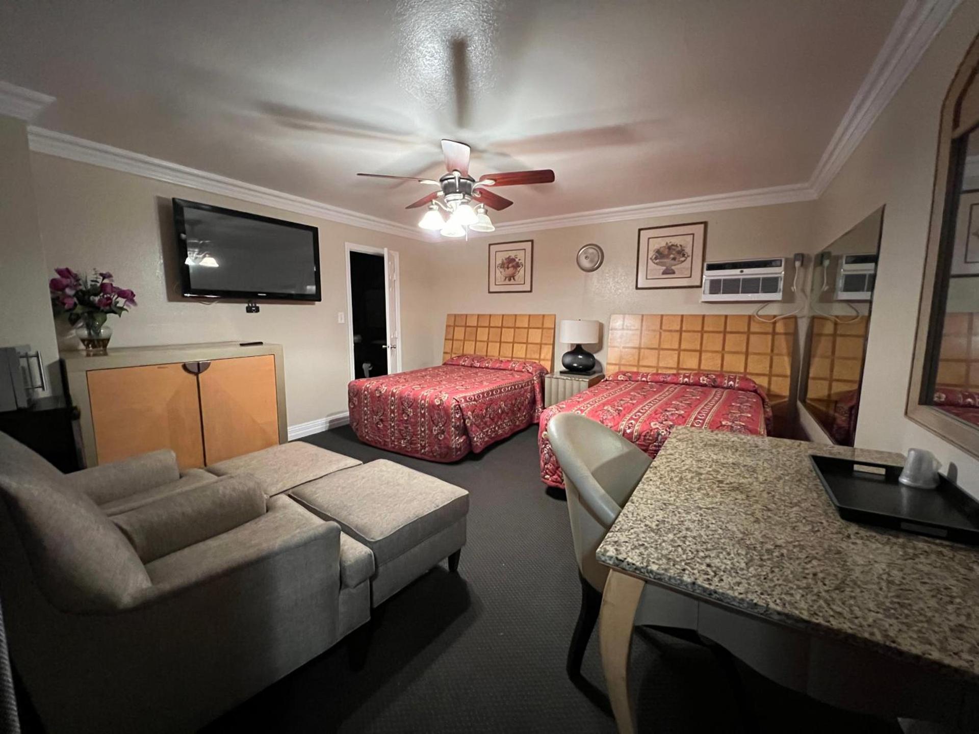 Flamingo Motel Oxnard photo 28