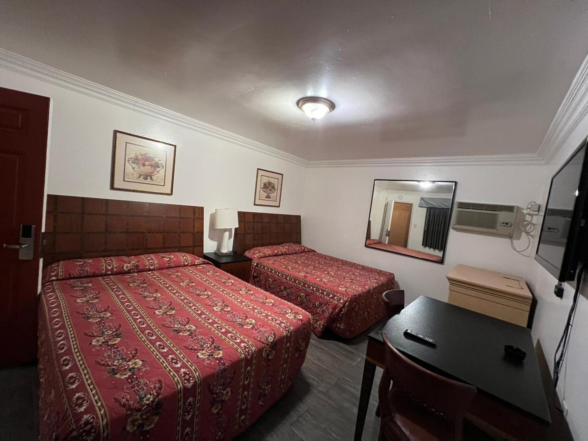 Flamingo Motel Oxnard photo 26