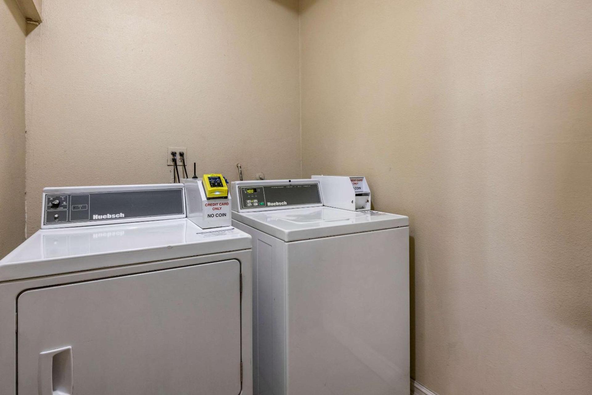 Comfort Inn & Suites Huntington Beach photo 32