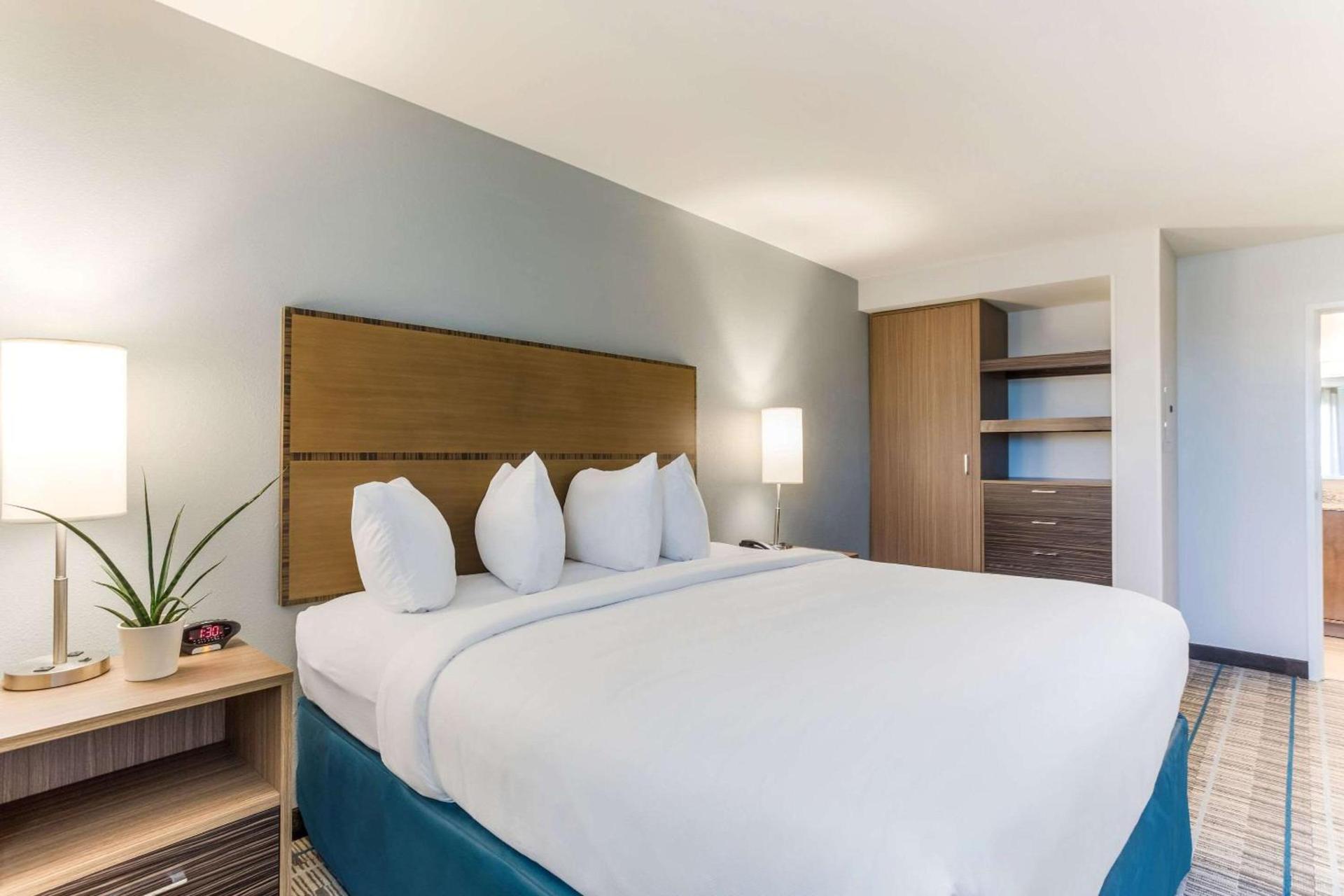 MainStay Suites Murfreesboro photo 12