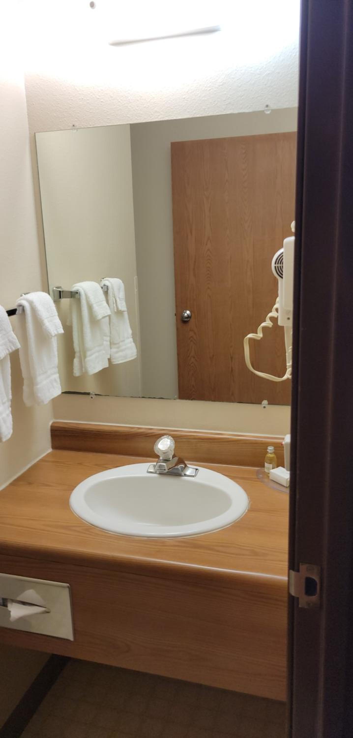 Boarders Inn & Suites by Cobblestone Hotels - Broken Bow photo 21