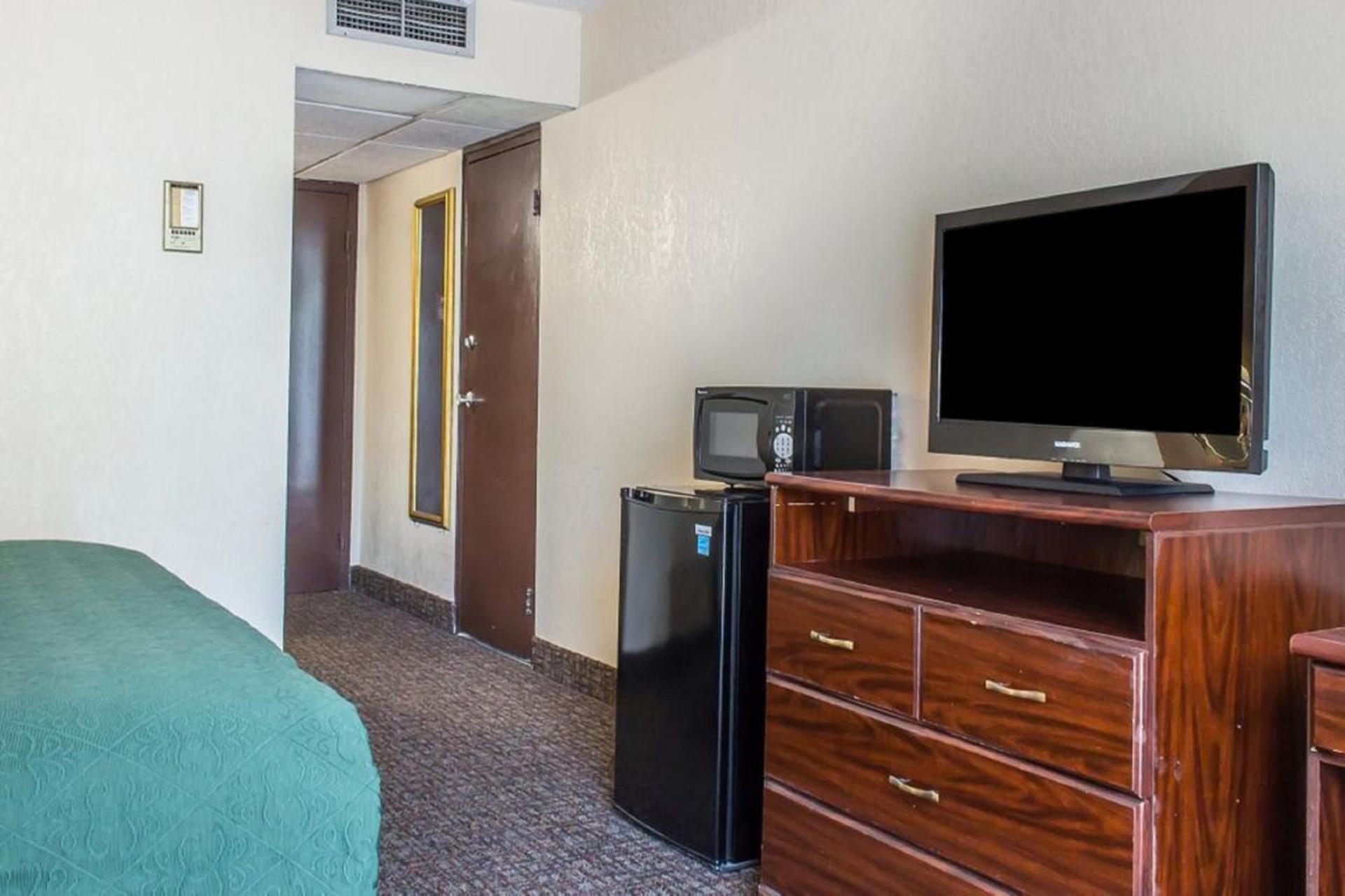 FairBridge Inn & Suites Poconos photo 4