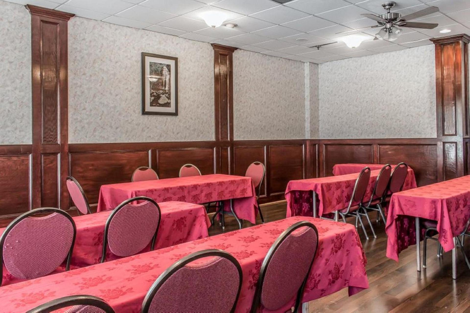 FairBridge Inn & Suites Poconos photo 9