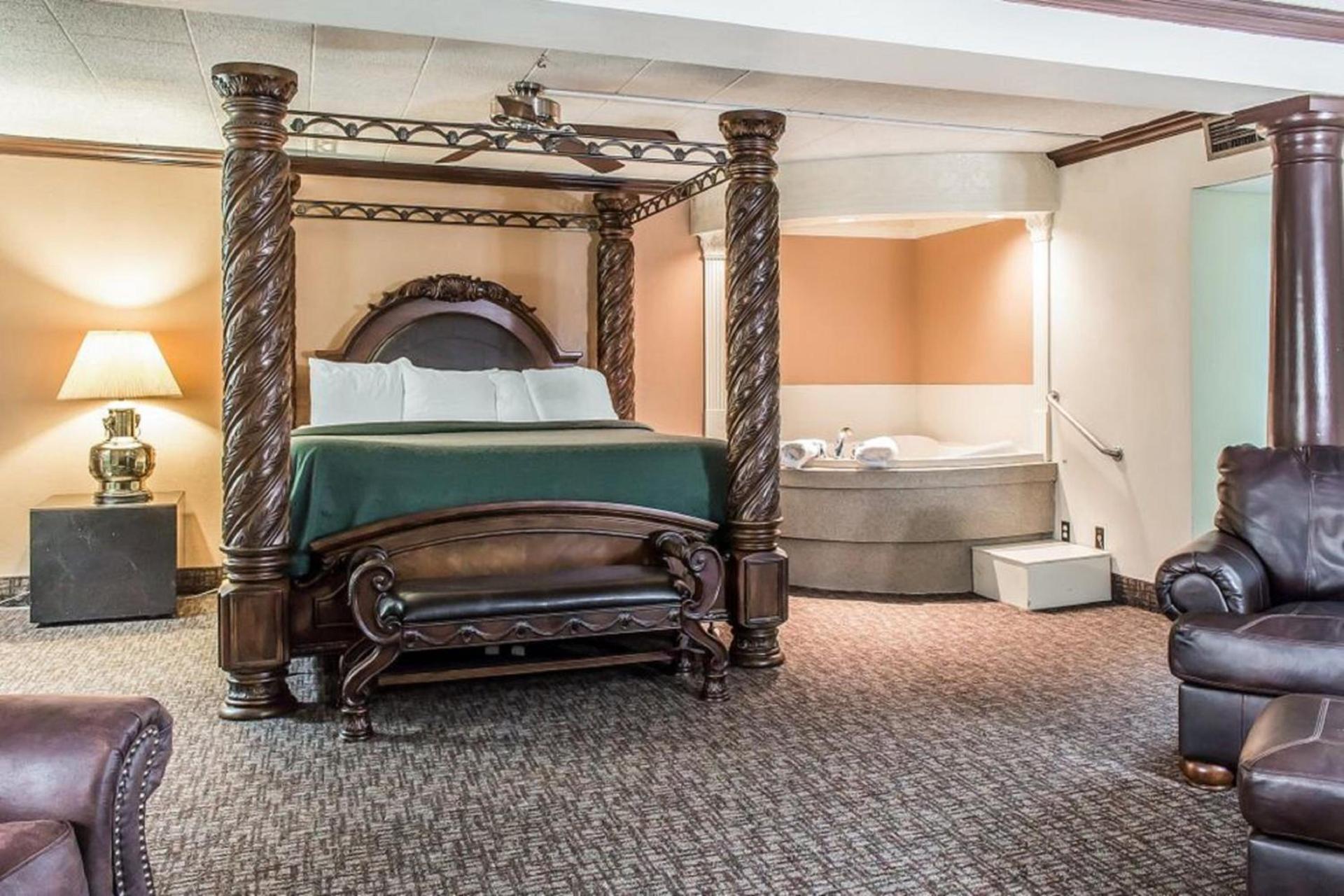 FairBridge Inn & Suites Poconos photo 10