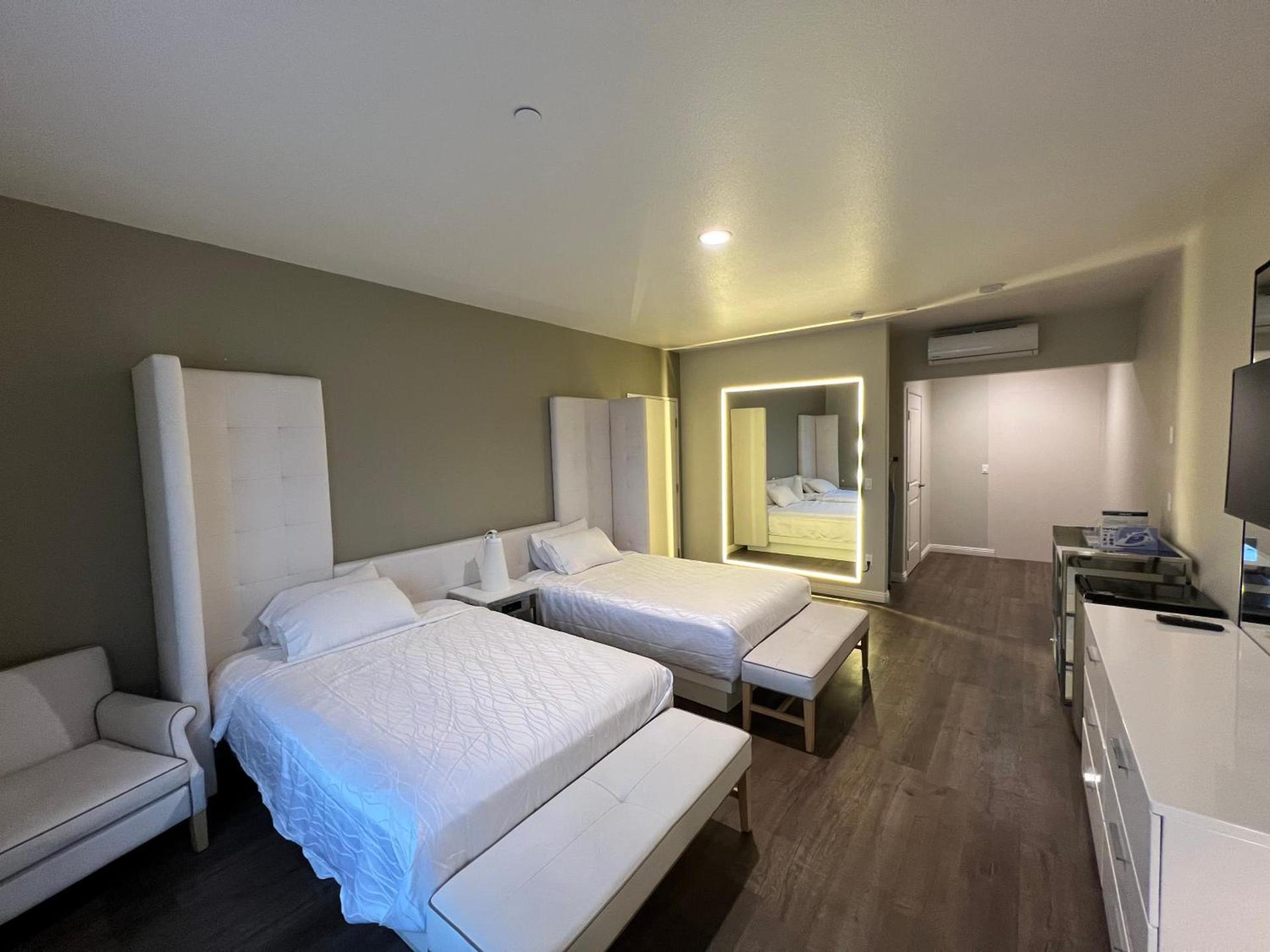 ASPIRE INN & SUITES Orange photo 18