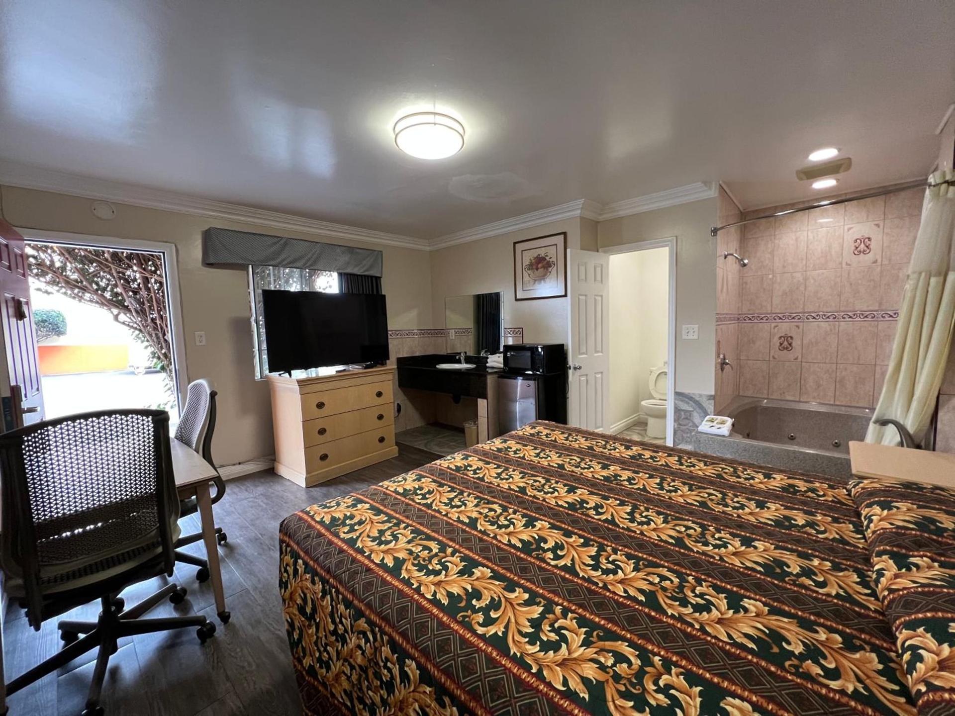 Flamingo Motel Oxnard photo 23