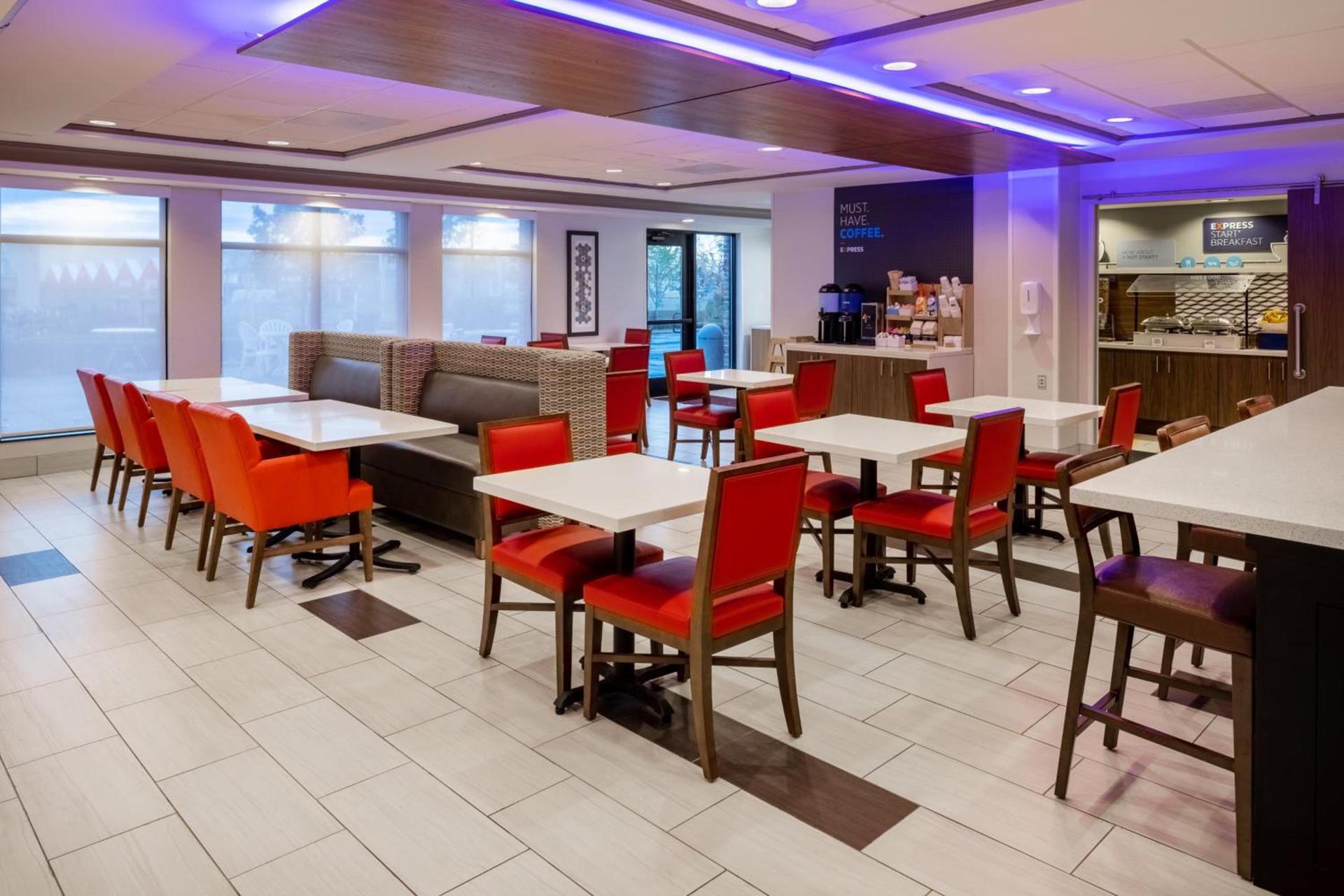 Holiday Inn Express - Coventry S - West Warwick Area by IHG photo 5