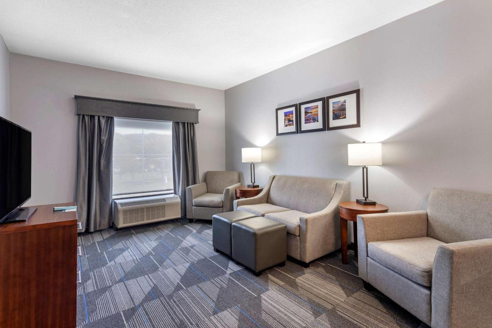 Comfort Suites Olive Branch - Memphis South photo 17
