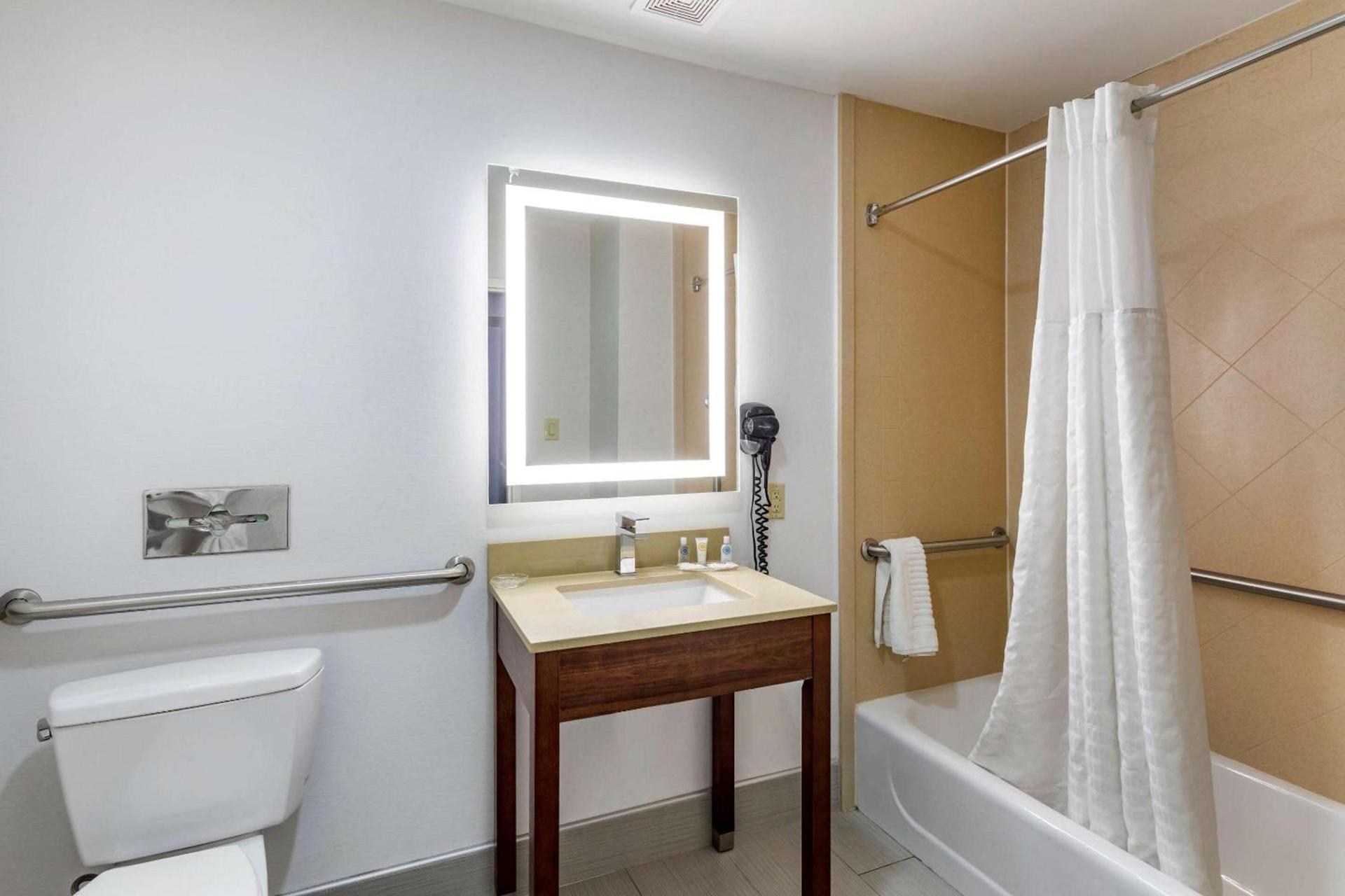 Comfort Suites Olive Branch - Memphis South photo 22