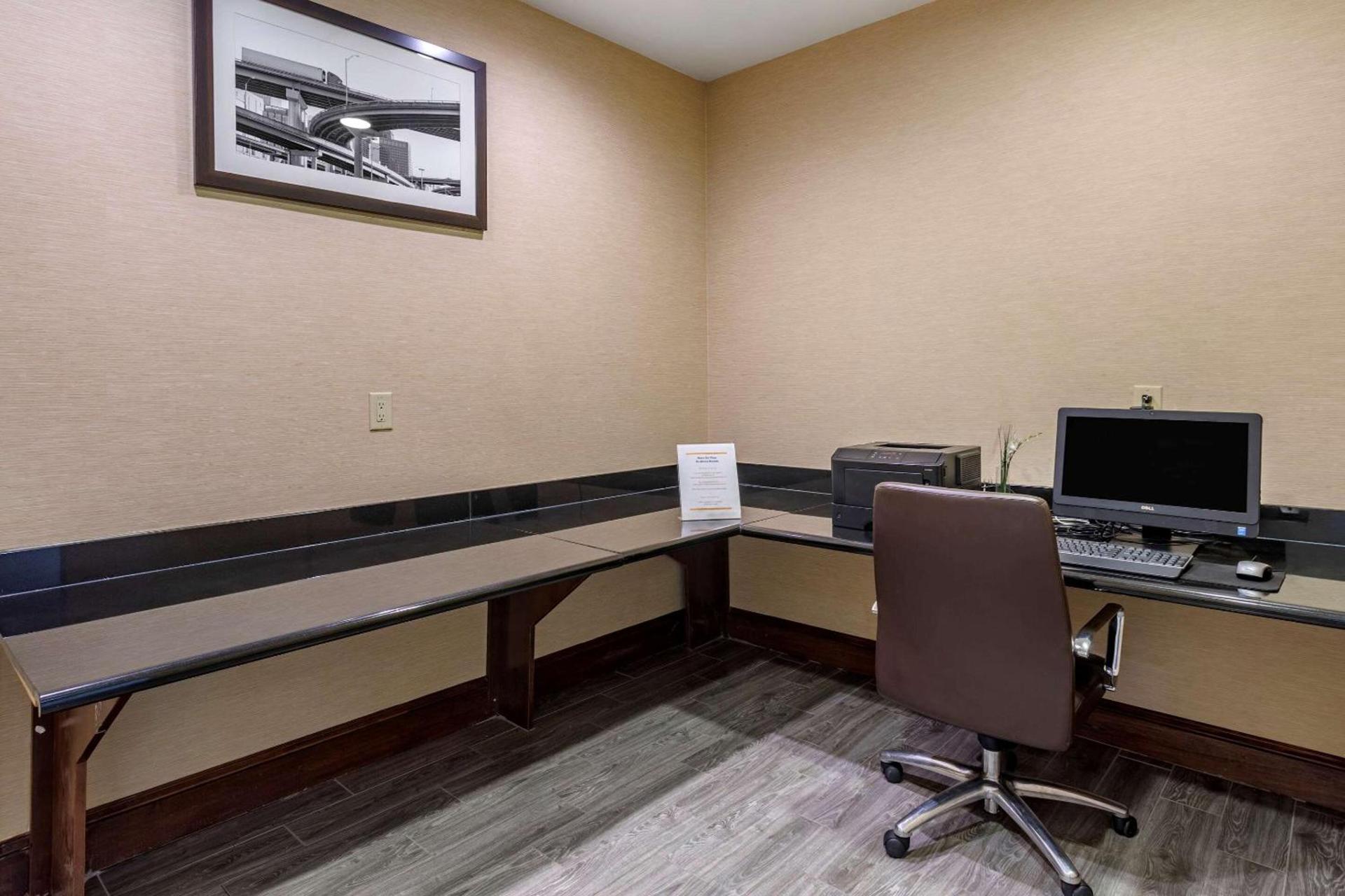 Comfort Suites Olive Branch - Memphis South photo 29