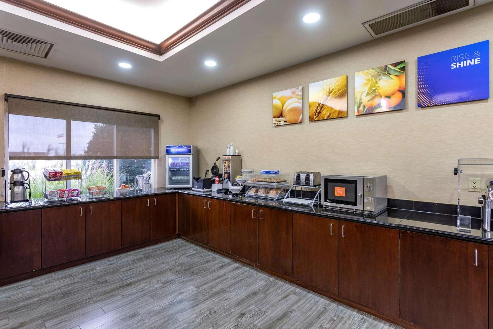 Comfort Suites Olive Branch - Memphis South photo 35