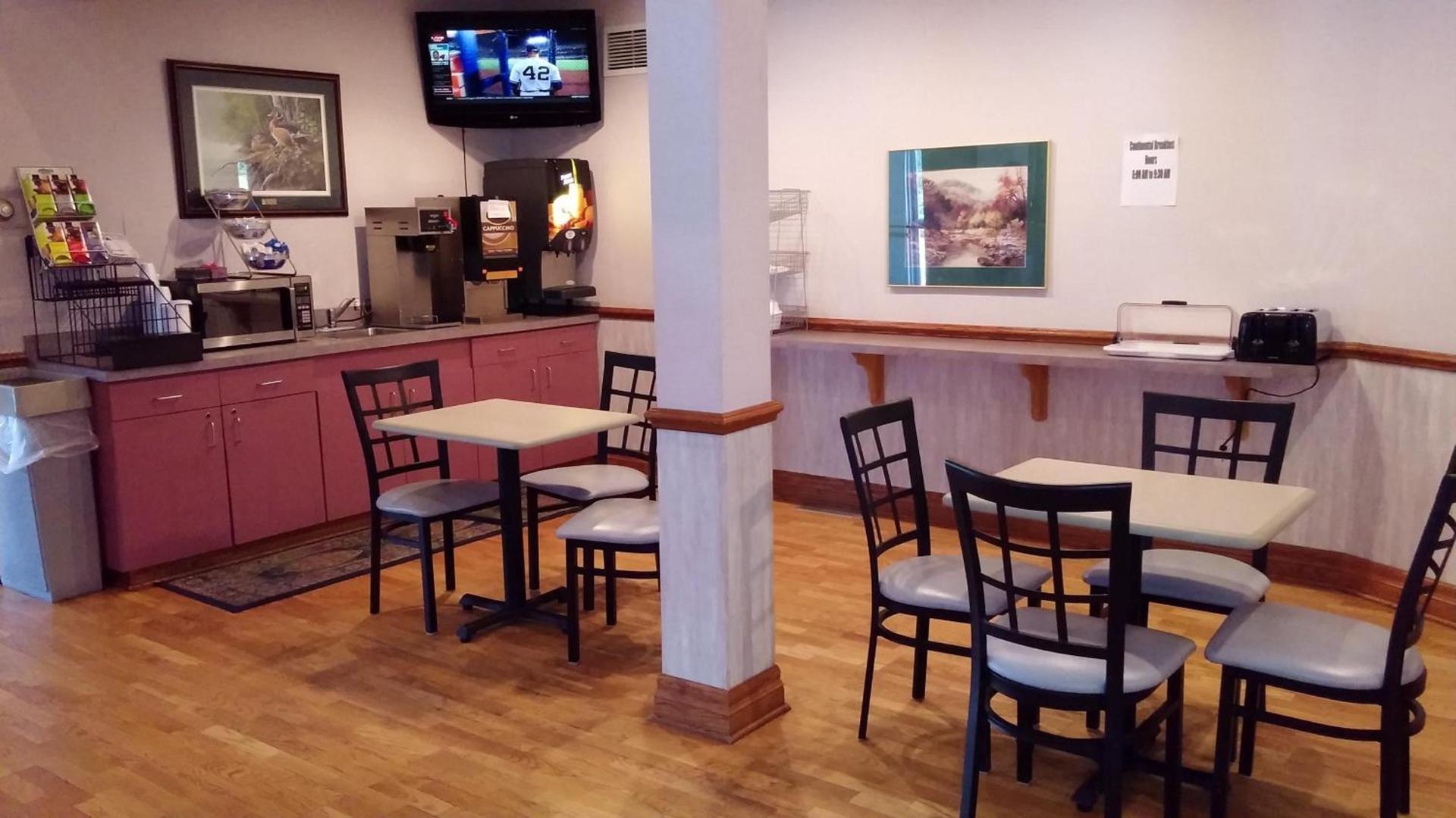 Northwoods Best Inn - Chetek photo 36
