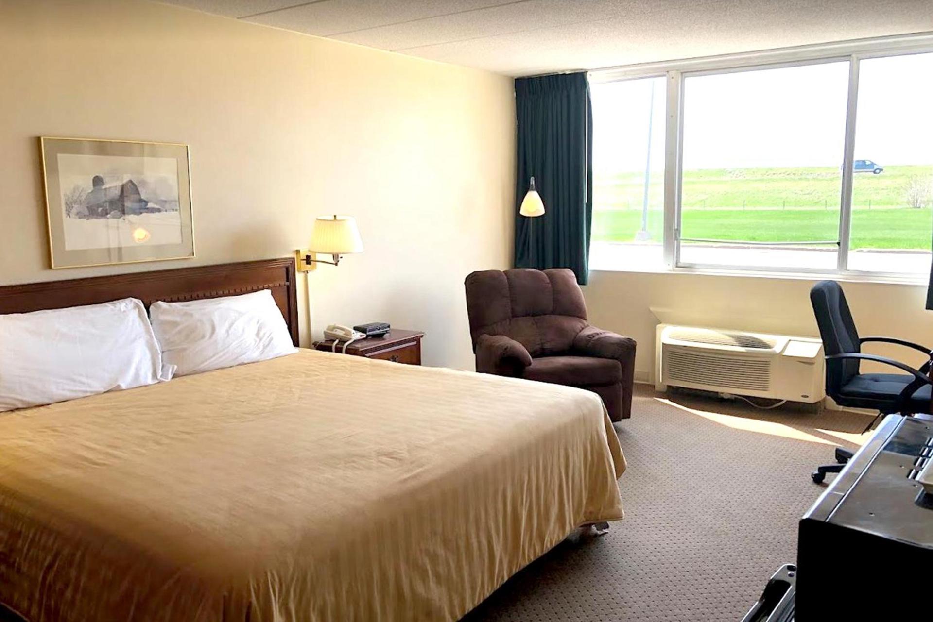 Norwood Inn & Suites Worthington photo 19