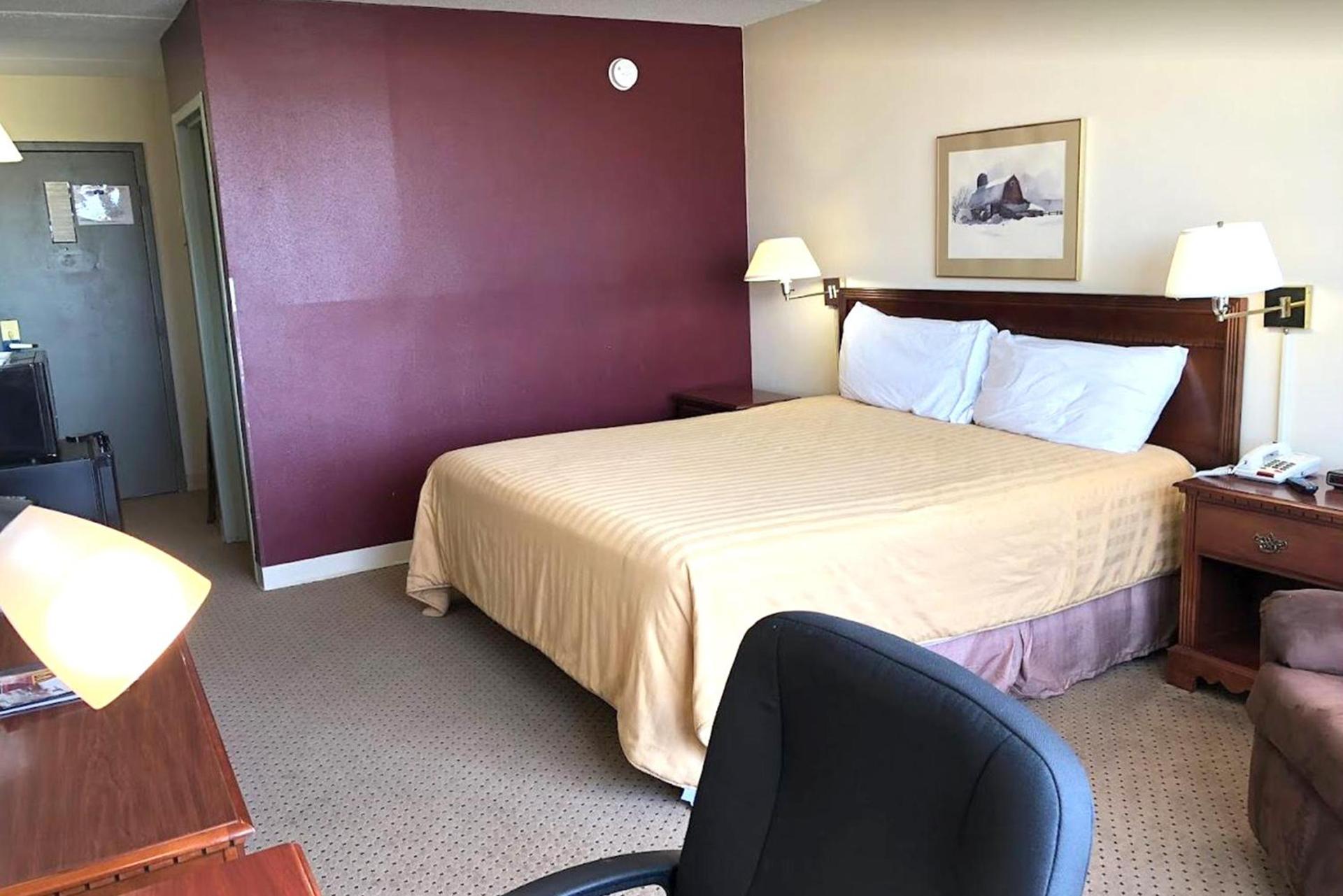 Norwood Inn & Suites Worthington photo 10
