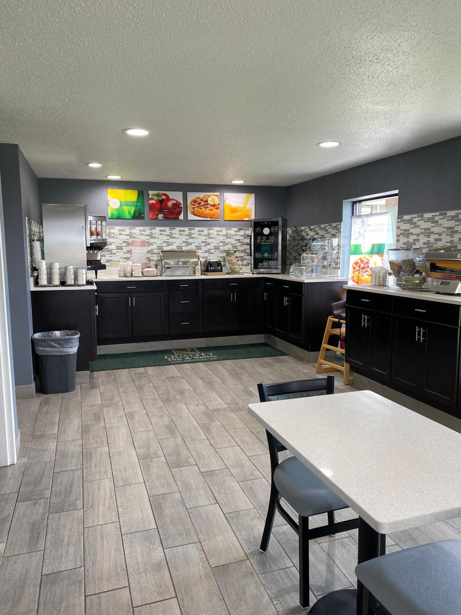 Quality Inn & Suites Big Rapids near University photo 31