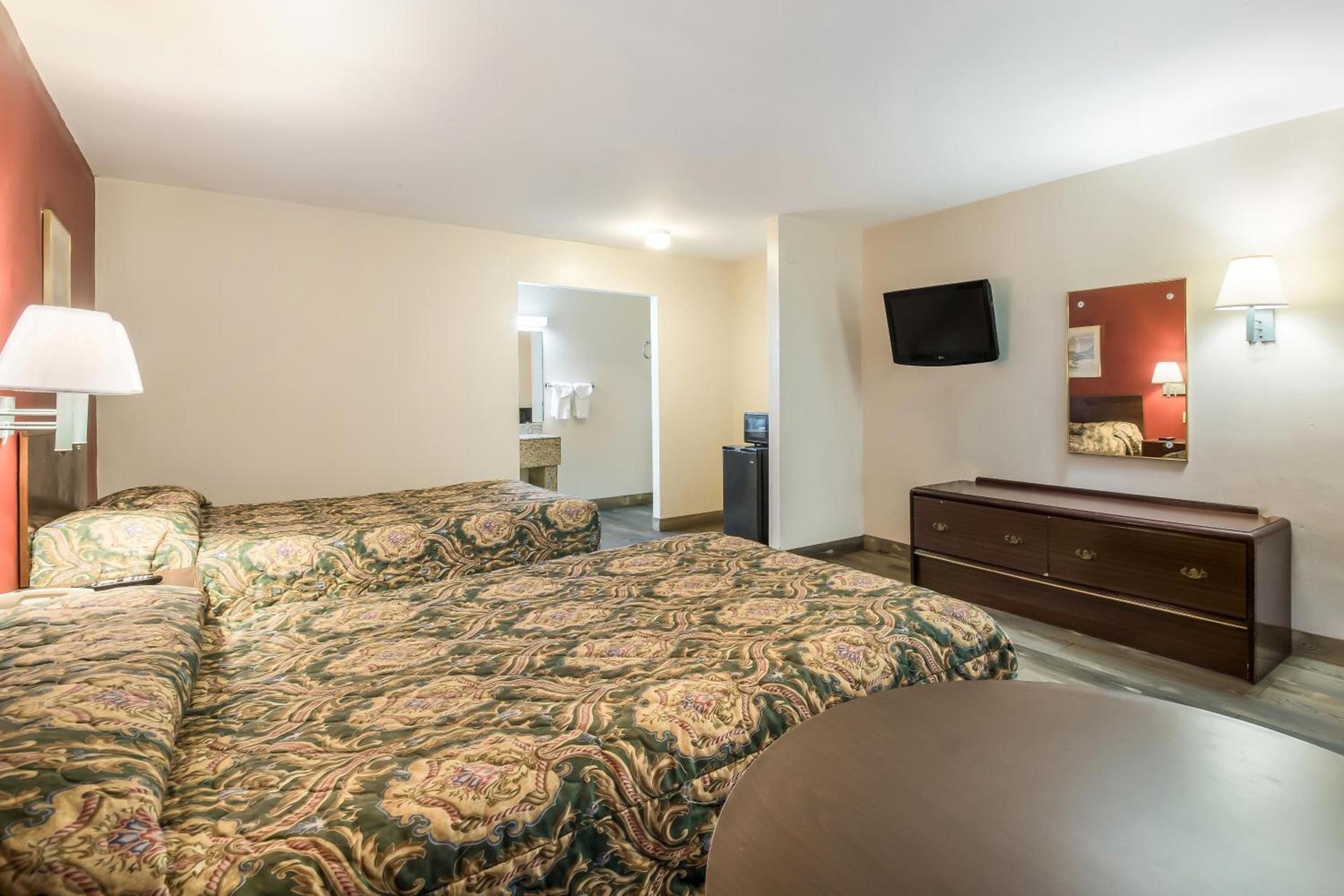 Knights Inn - Cleveland photo 10