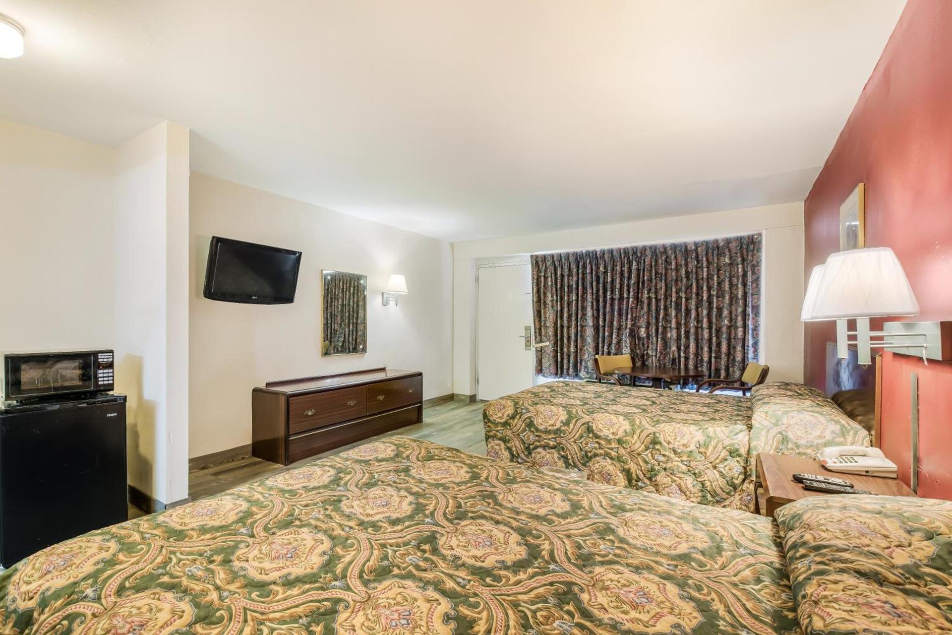 Knights Inn - Cleveland photo 11