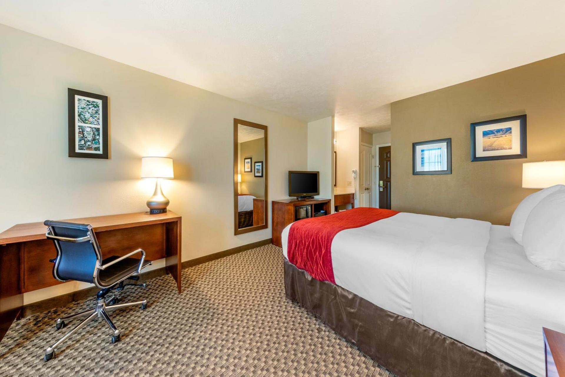 Comfort Inn & Suites Lancaster Antelope Valley photo 40