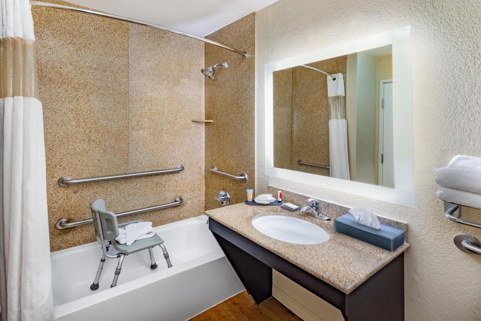 La Quinta by Wyndham Garland Harbor Point photo 76