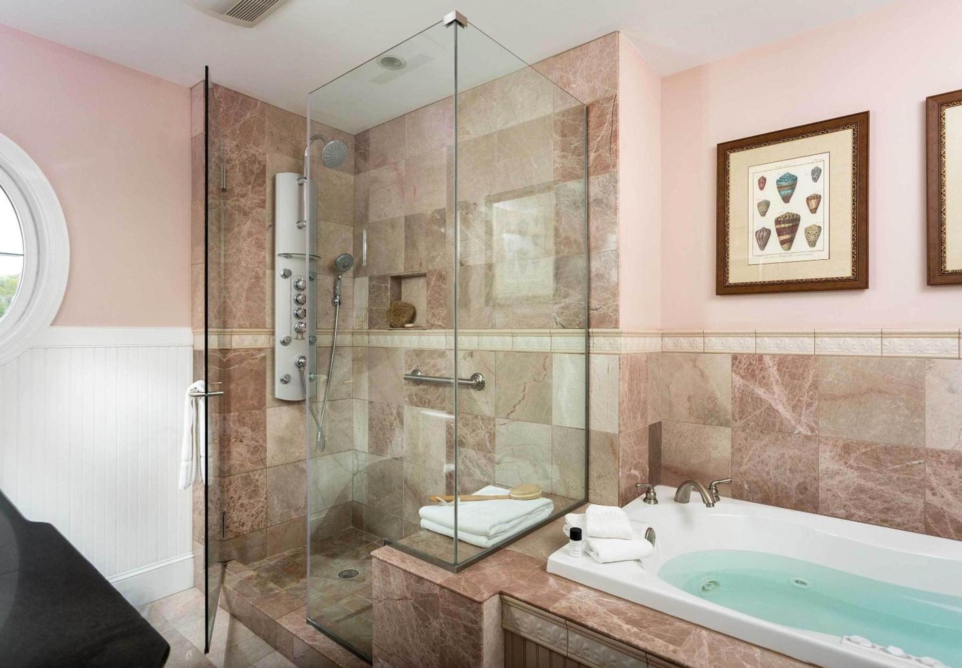 Grand Harbor Inn photo 33