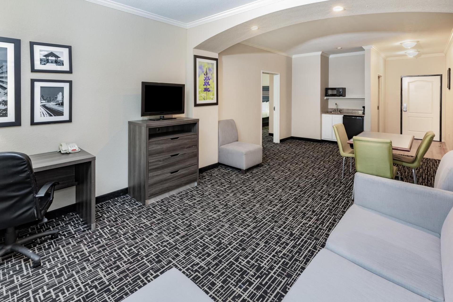 La Quinta by Wyndham Garland Harbor Point photo 69