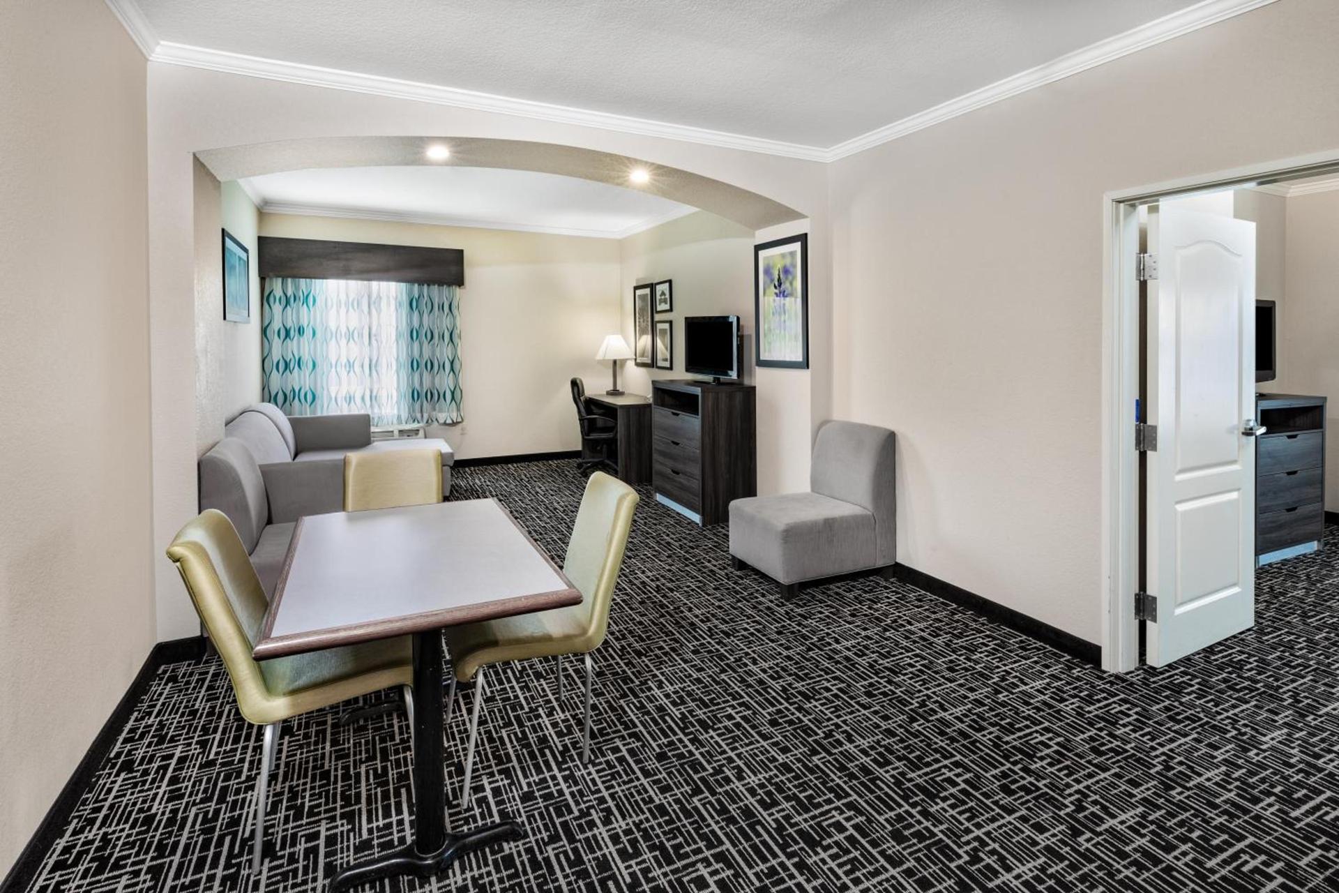 La Quinta by Wyndham Garland Harbor Point photo 67