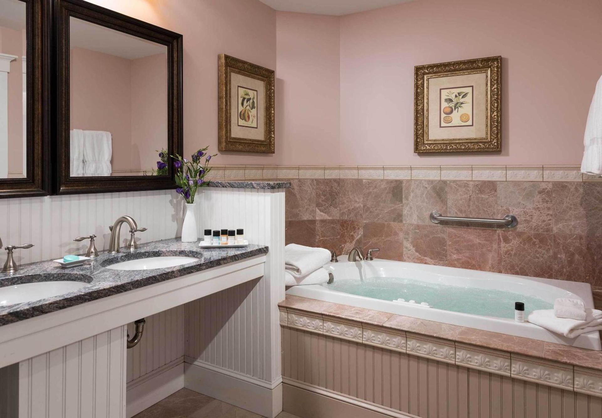 Grand Harbor Inn photo 10