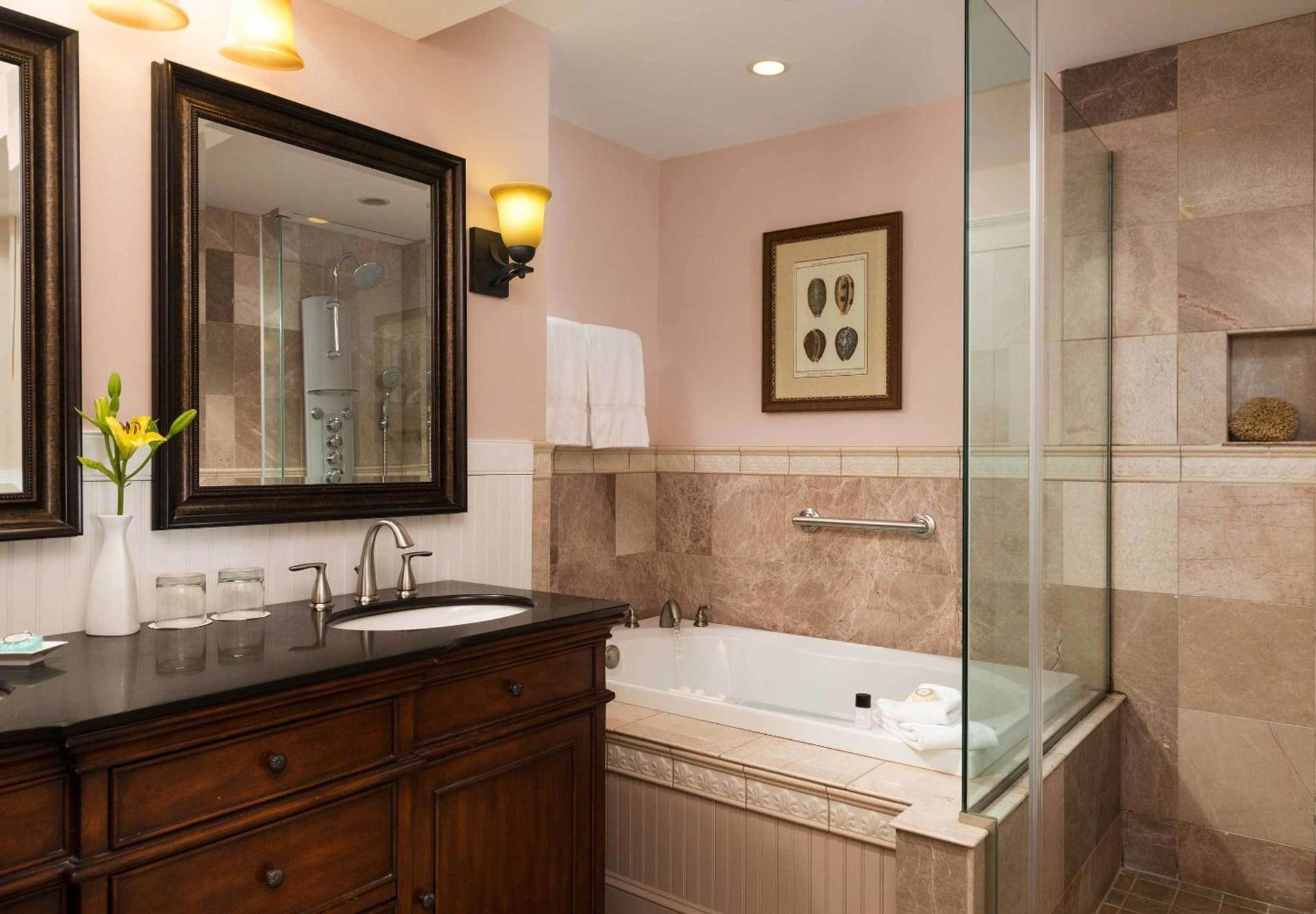 Grand Harbor Inn photo 26