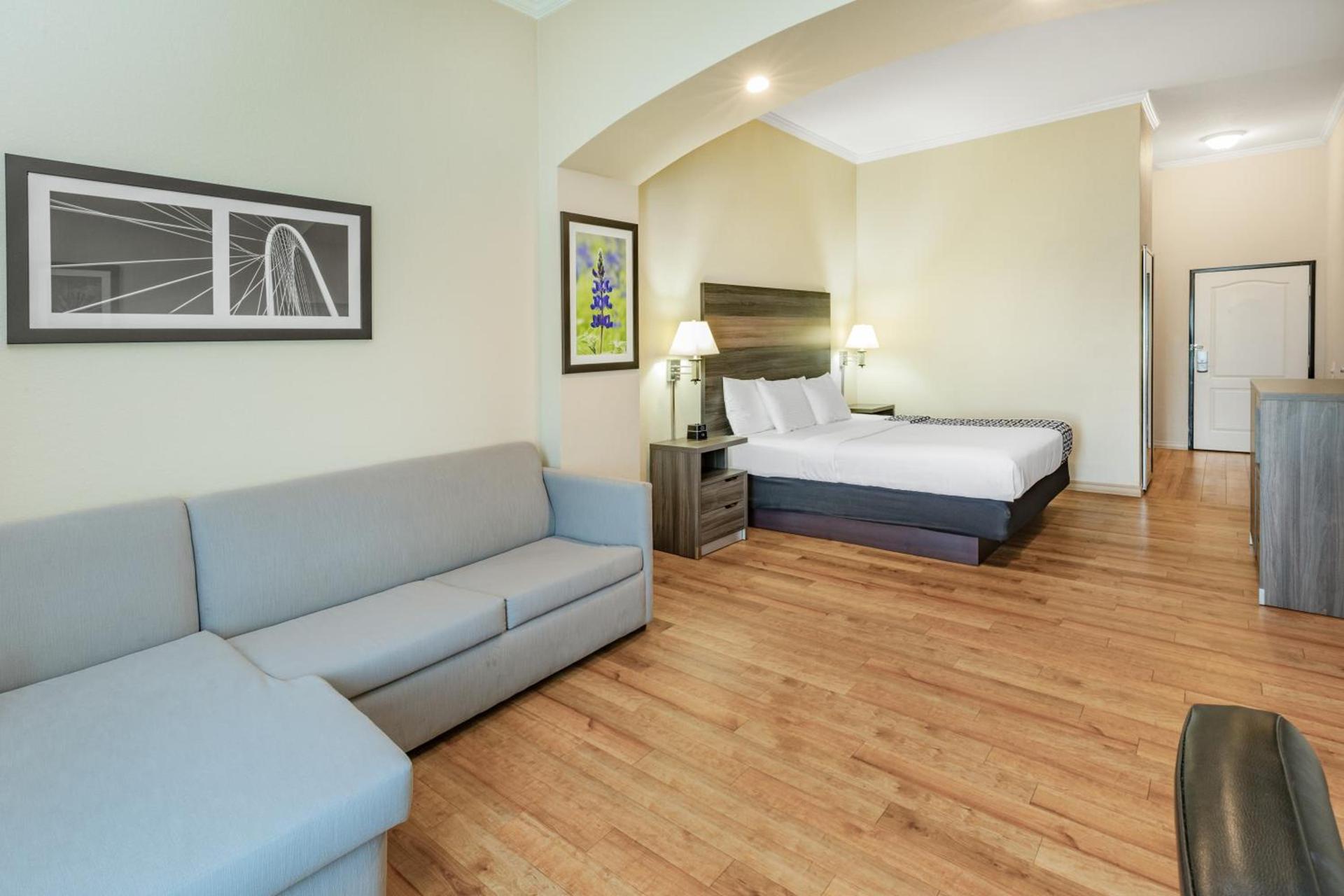 La Quinta by Wyndham Garland Harbor Point photo 73