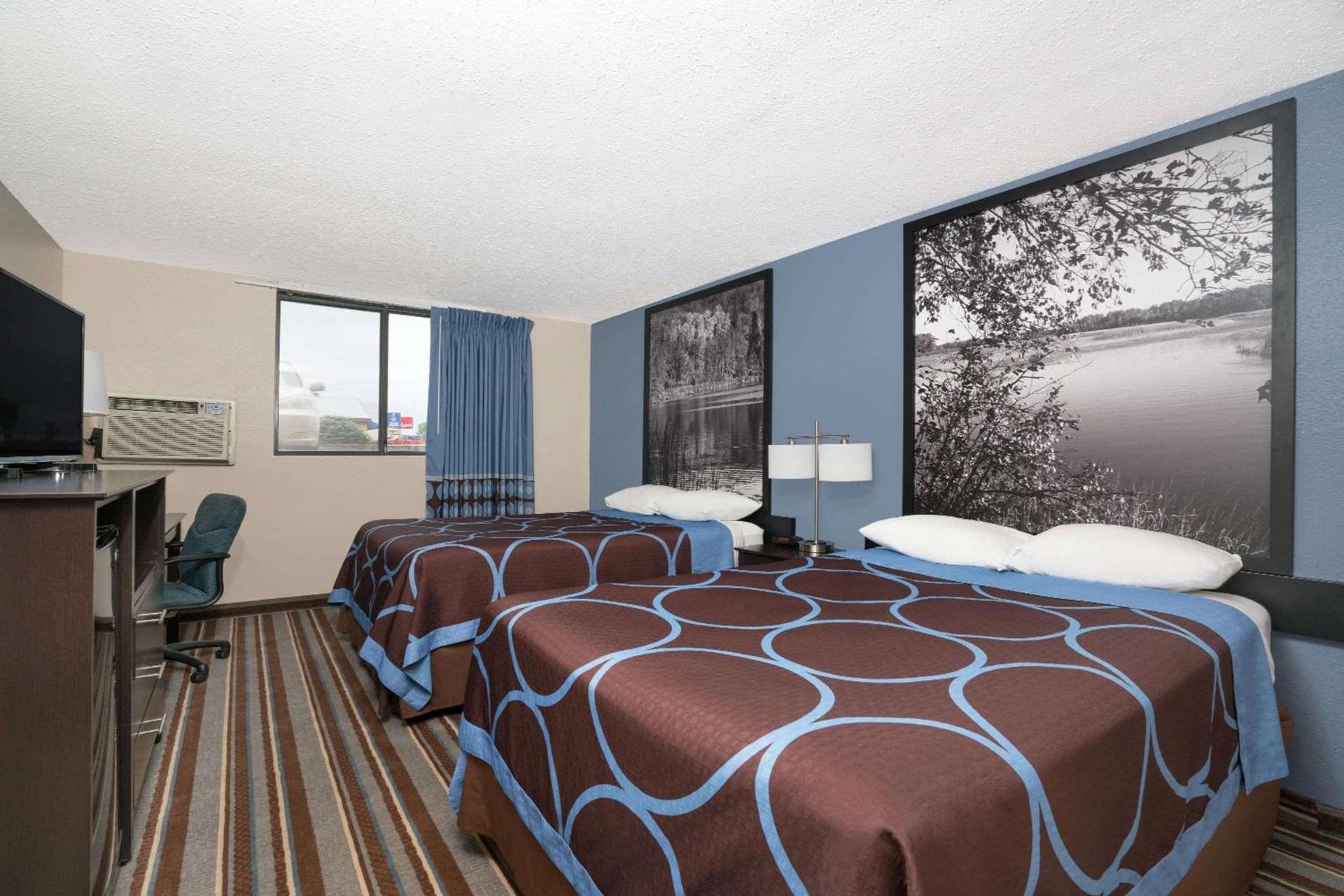 Super 8 by Wyndham Willmar photo 6