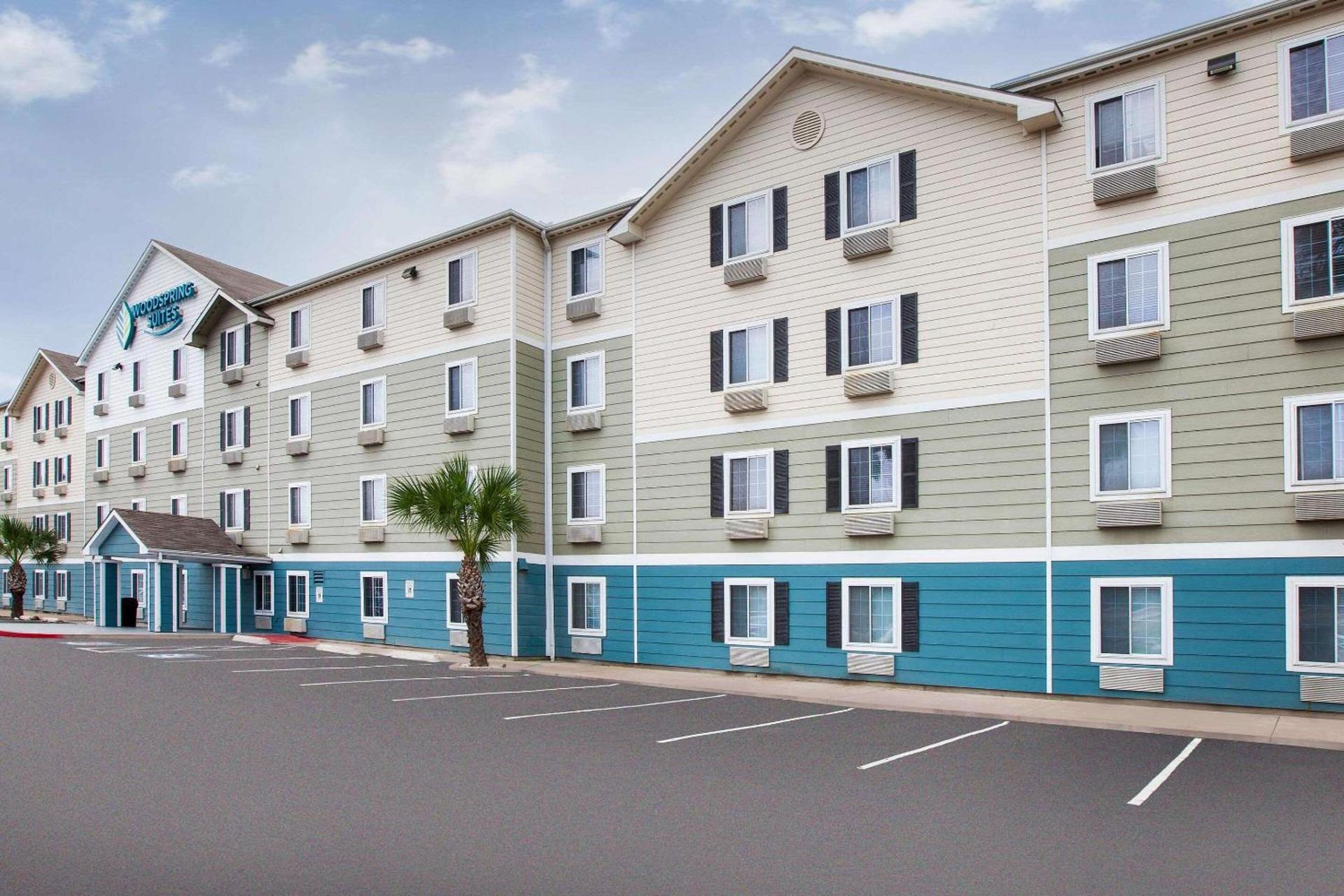 WoodSpring Suites Pharr photo 2
