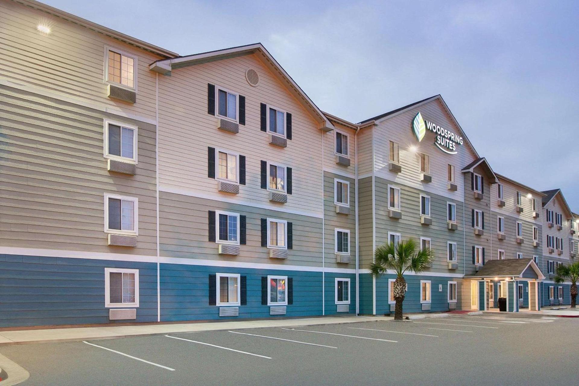 WoodSpring Suites Pharr photo 4