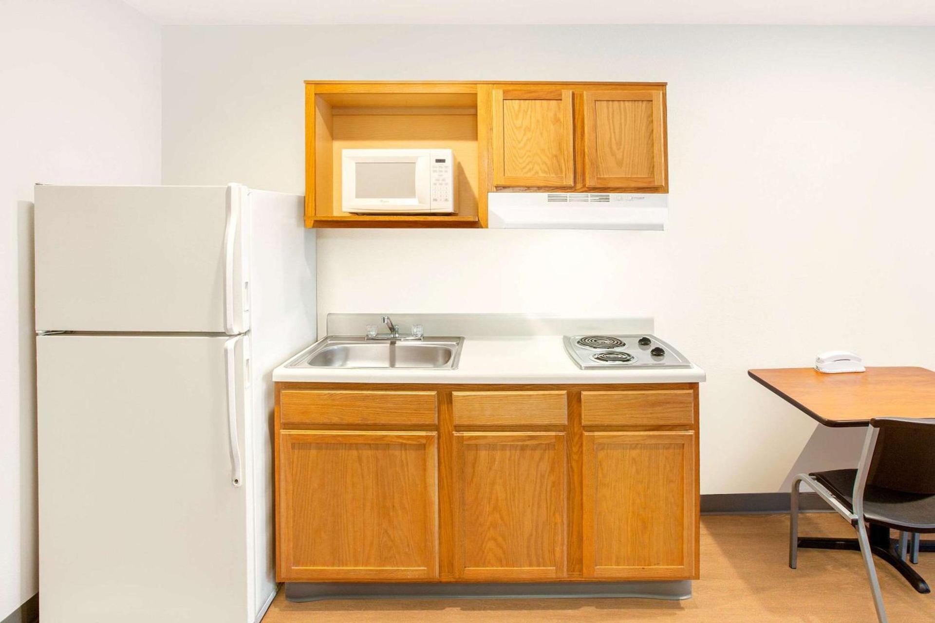 WoodSpring Suites Pharr photo 8