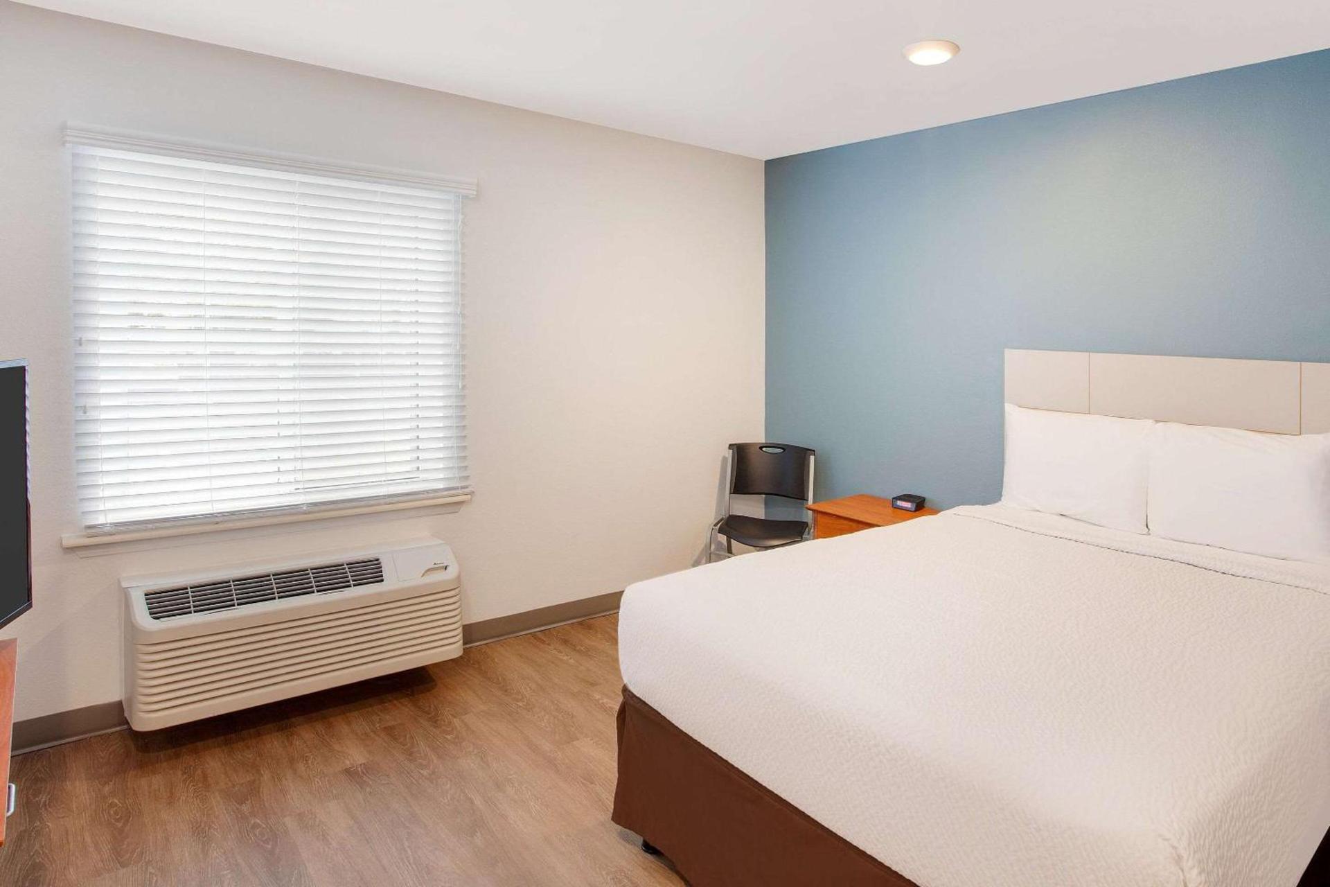 WoodSpring Suites Pharr photo 6
