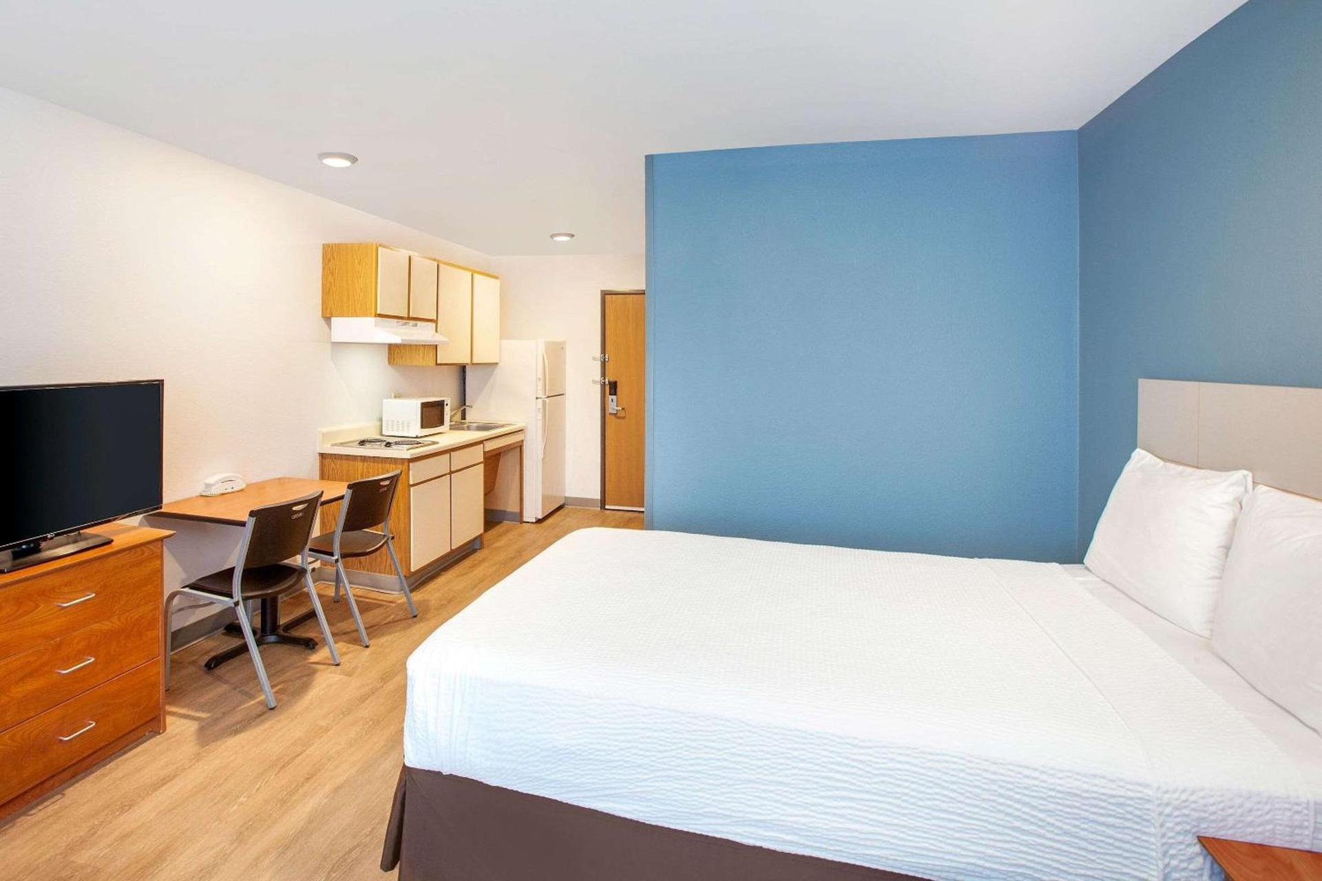 WoodSpring Suites Pharr photo 12