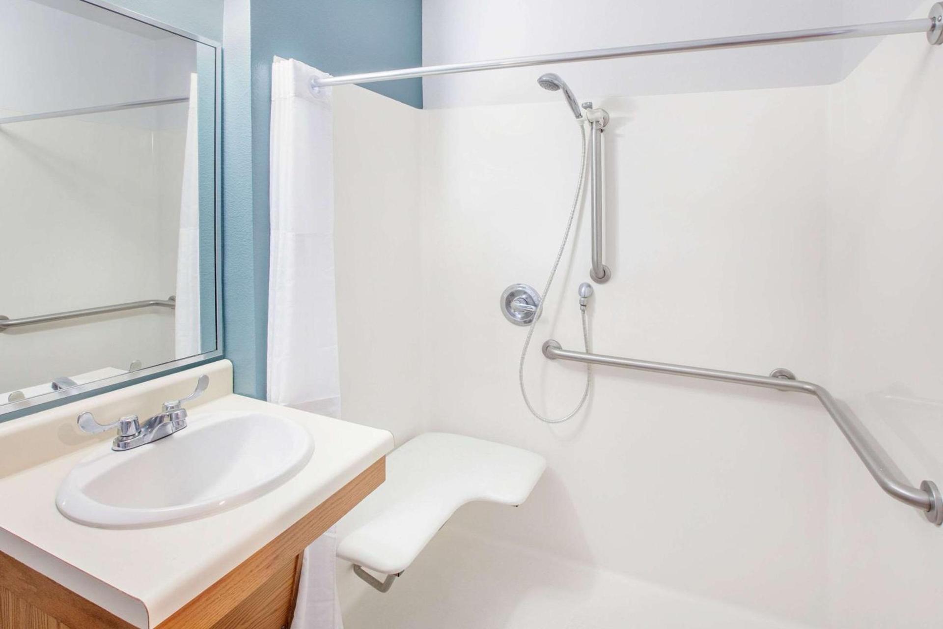 WoodSpring Suites Harlingen photo 12
