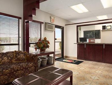 Super 8 by Wyndham Carlsbad photo 11