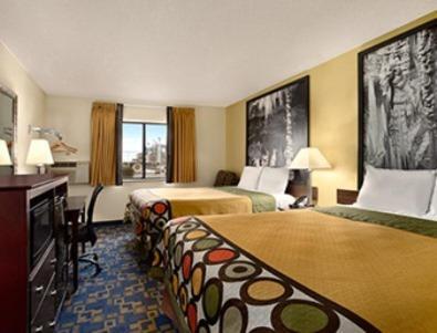 Super 8 by Wyndham Carlsbad photo 16