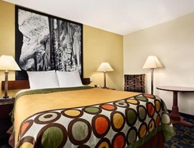 Super 8 by Wyndham Carlsbad photo 17