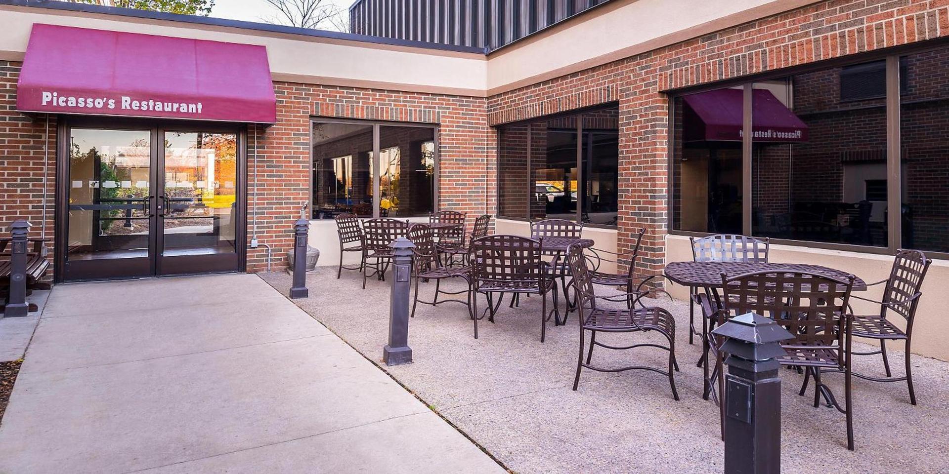Holiday Inn Hotel & Suites Warren by IHG photo 5