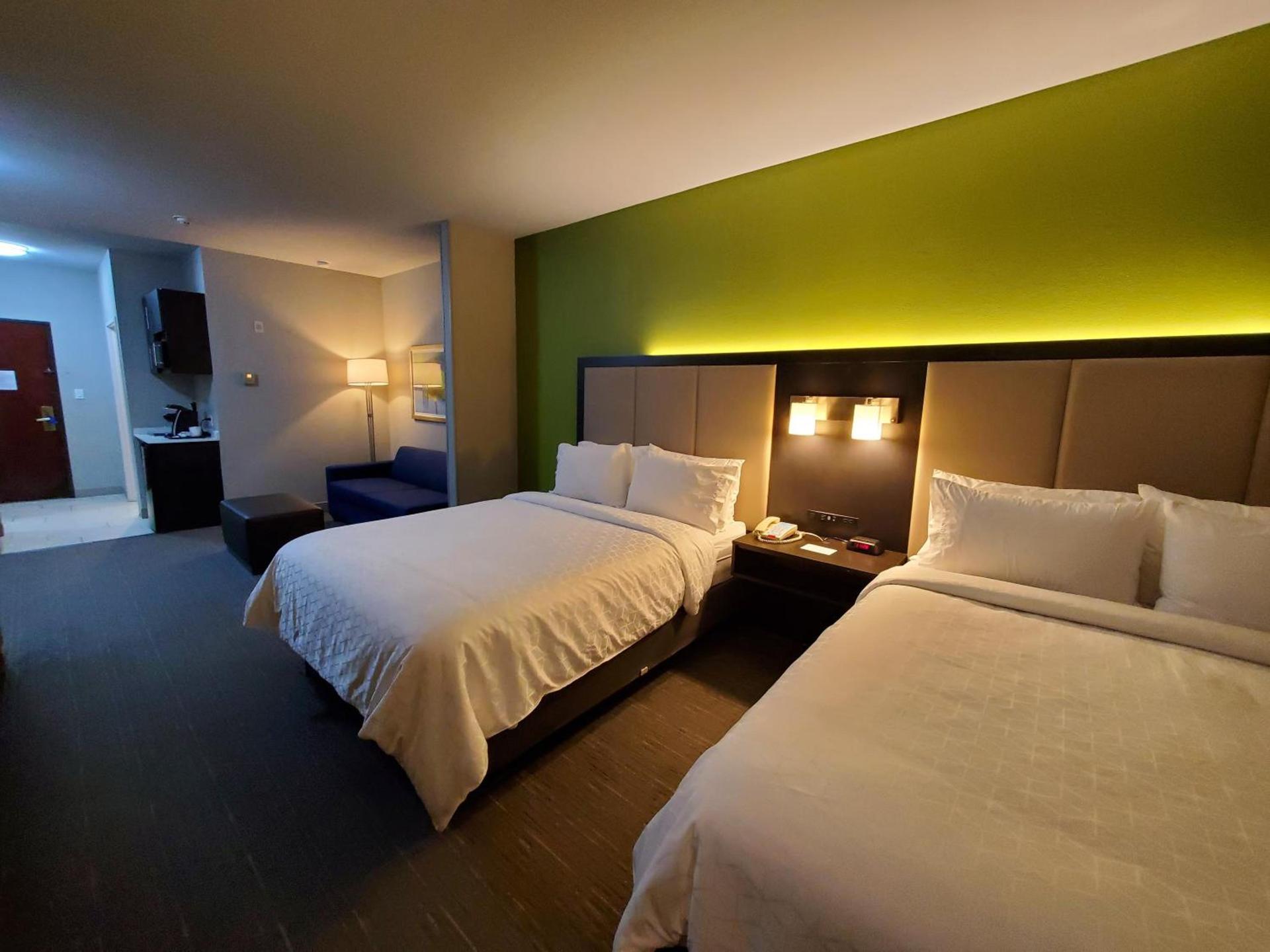 Holiday Inn Express Pearland by IHG photo 10