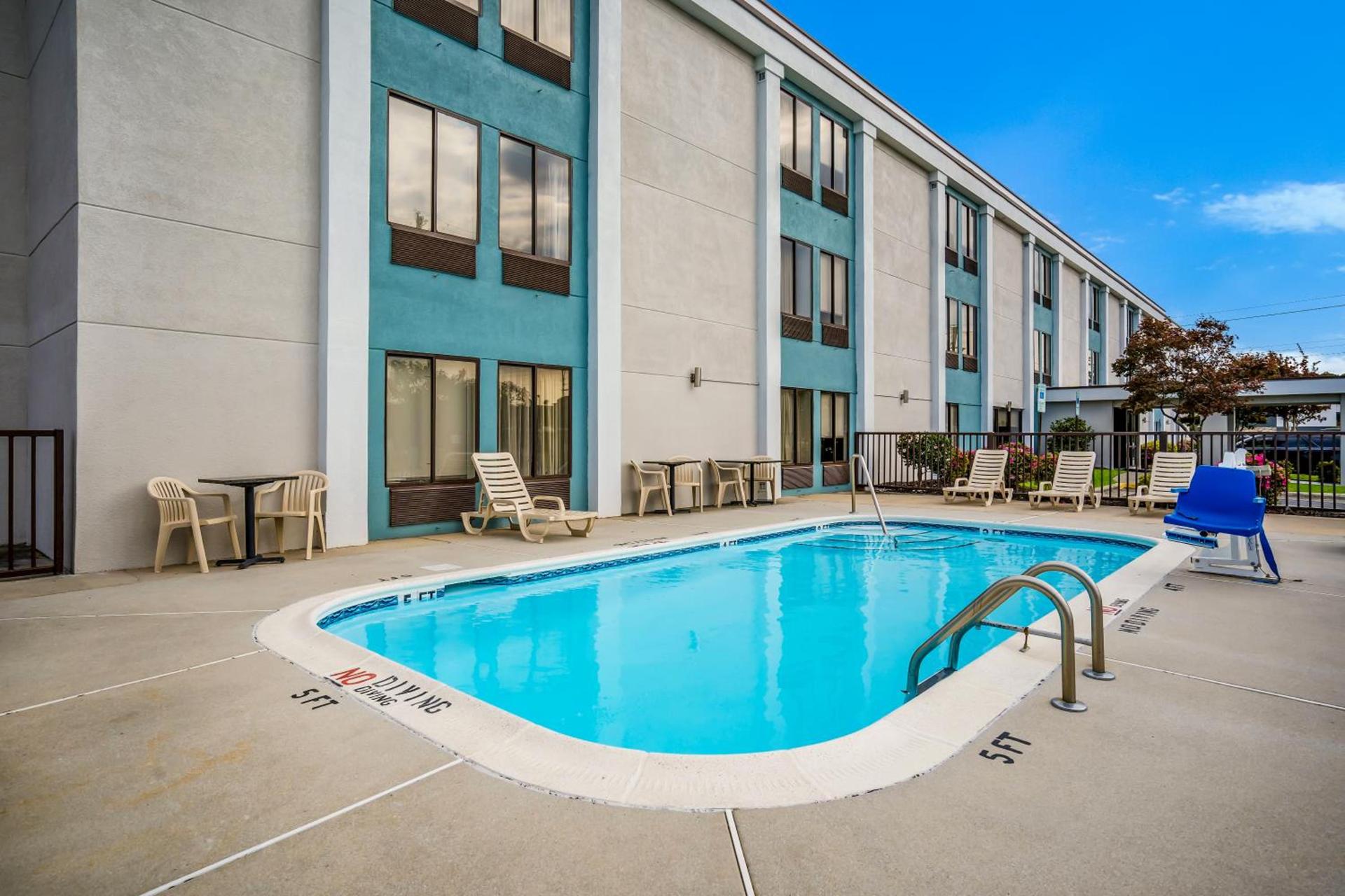 Quality Inn Jacksonville near Camp Lejeune photo 47