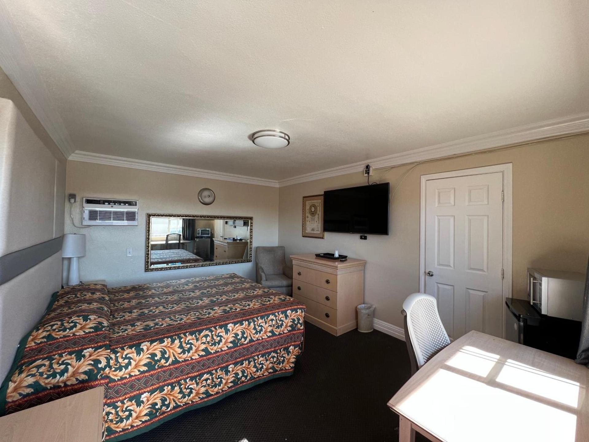 Flamingo Motel Oxnard photo 15