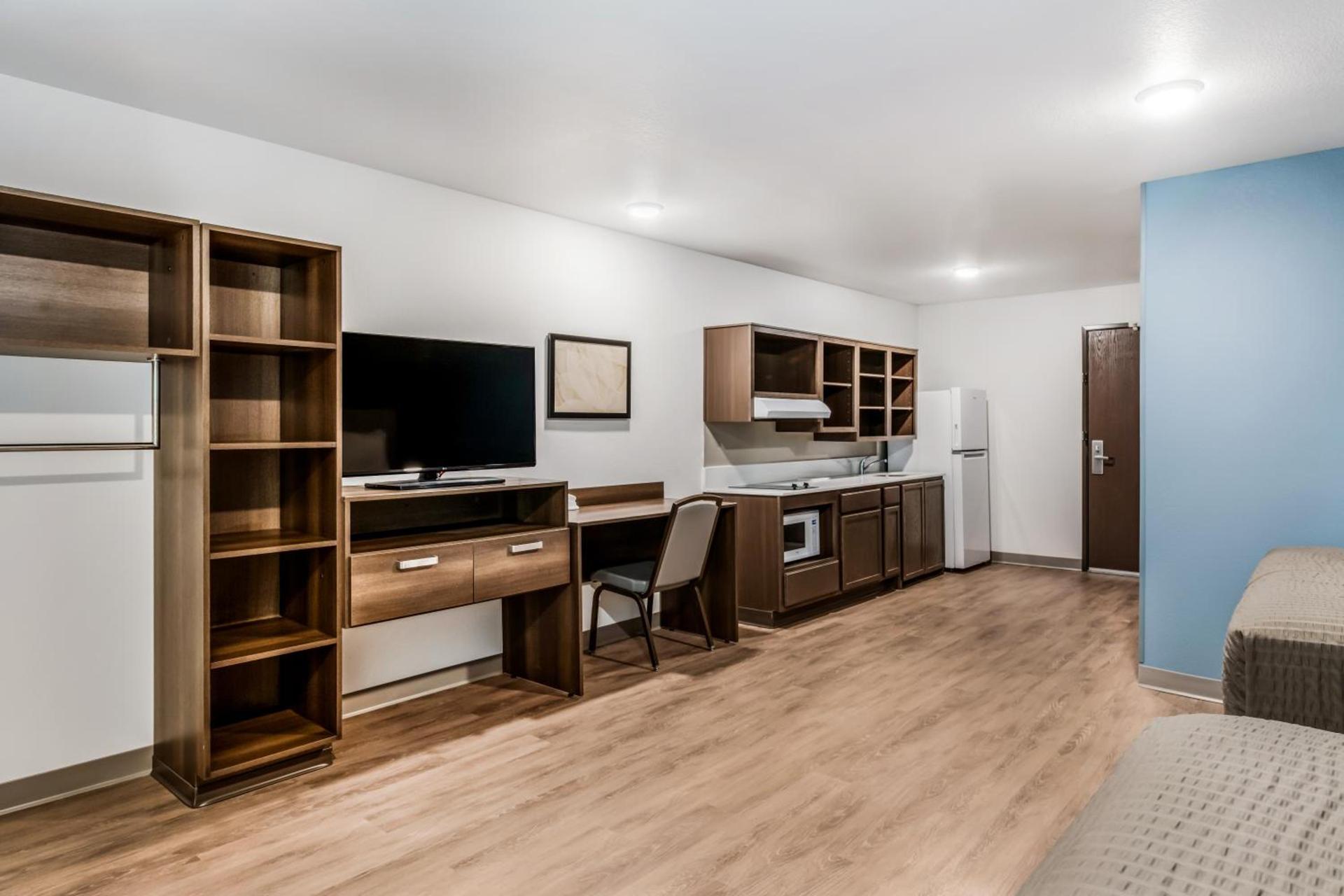 WoodSpring Suites Tampa Airport North Veterans Expressway photo 25