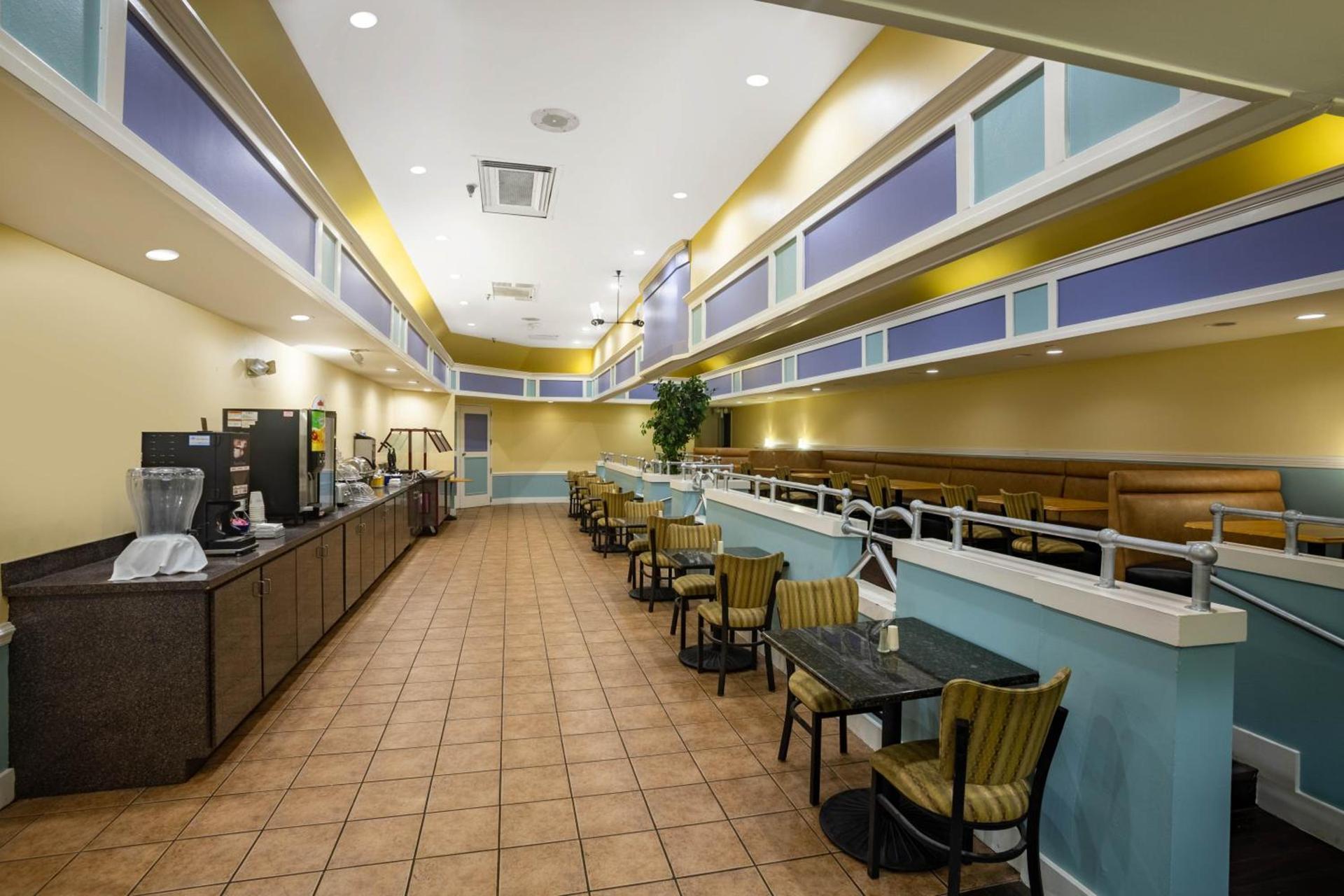 Days Inn by Wyndham Mobile I-65 photo 55