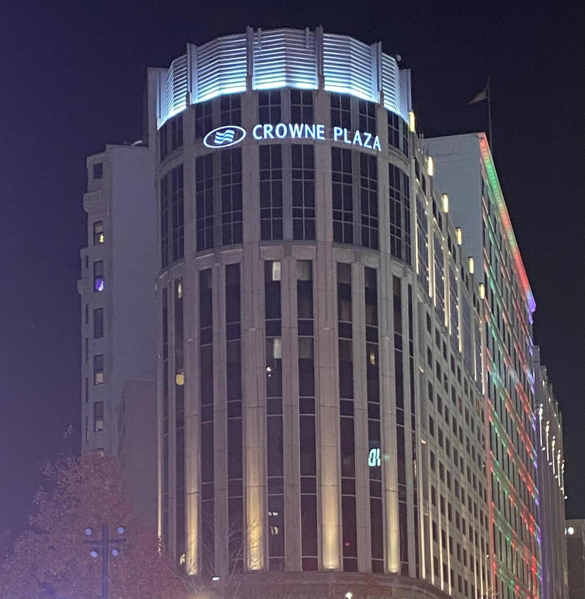 Crowne Plaza Cleveland at Playhouse Square by IHG photo 2