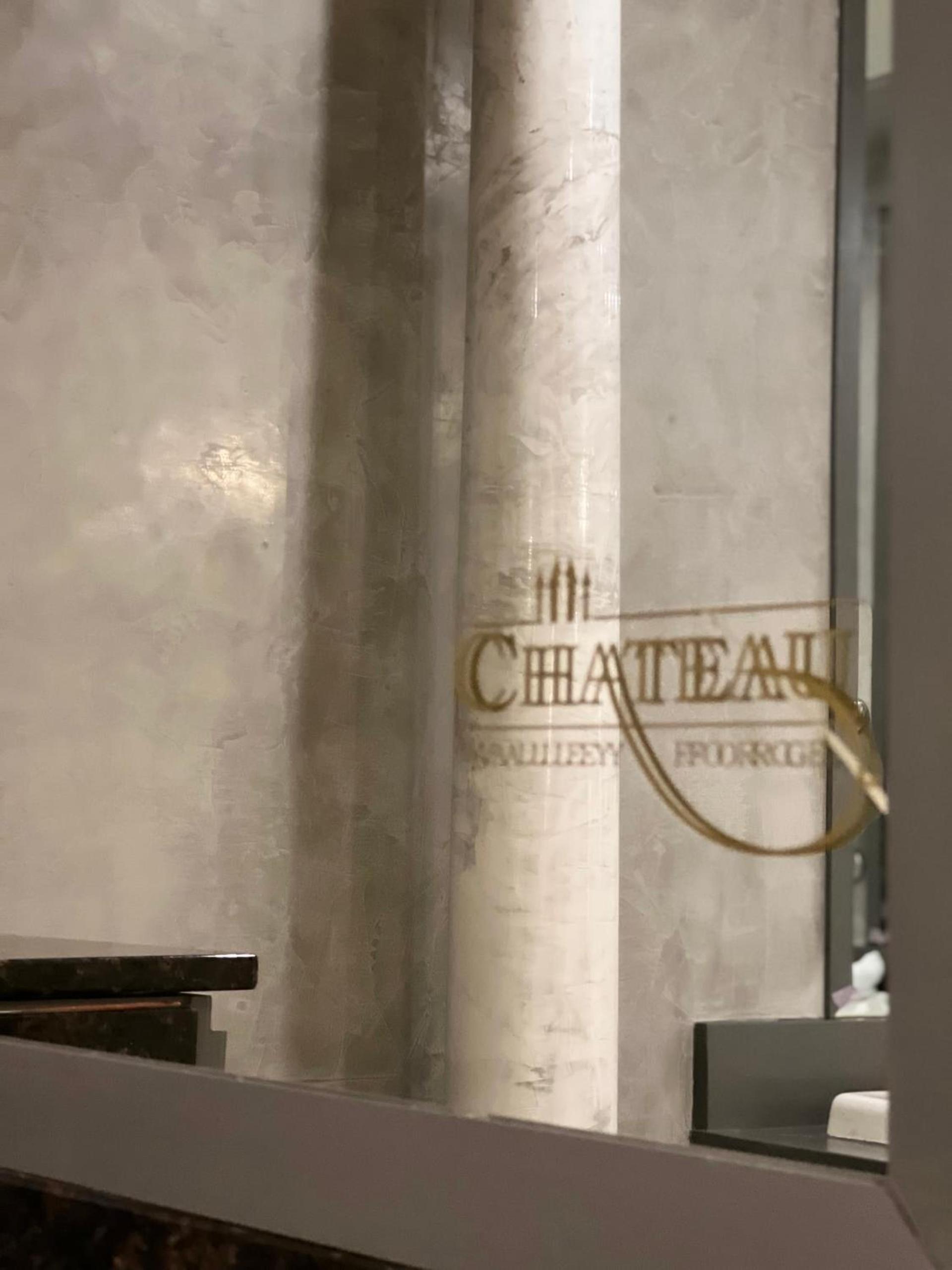 Chateau Suites photo 9