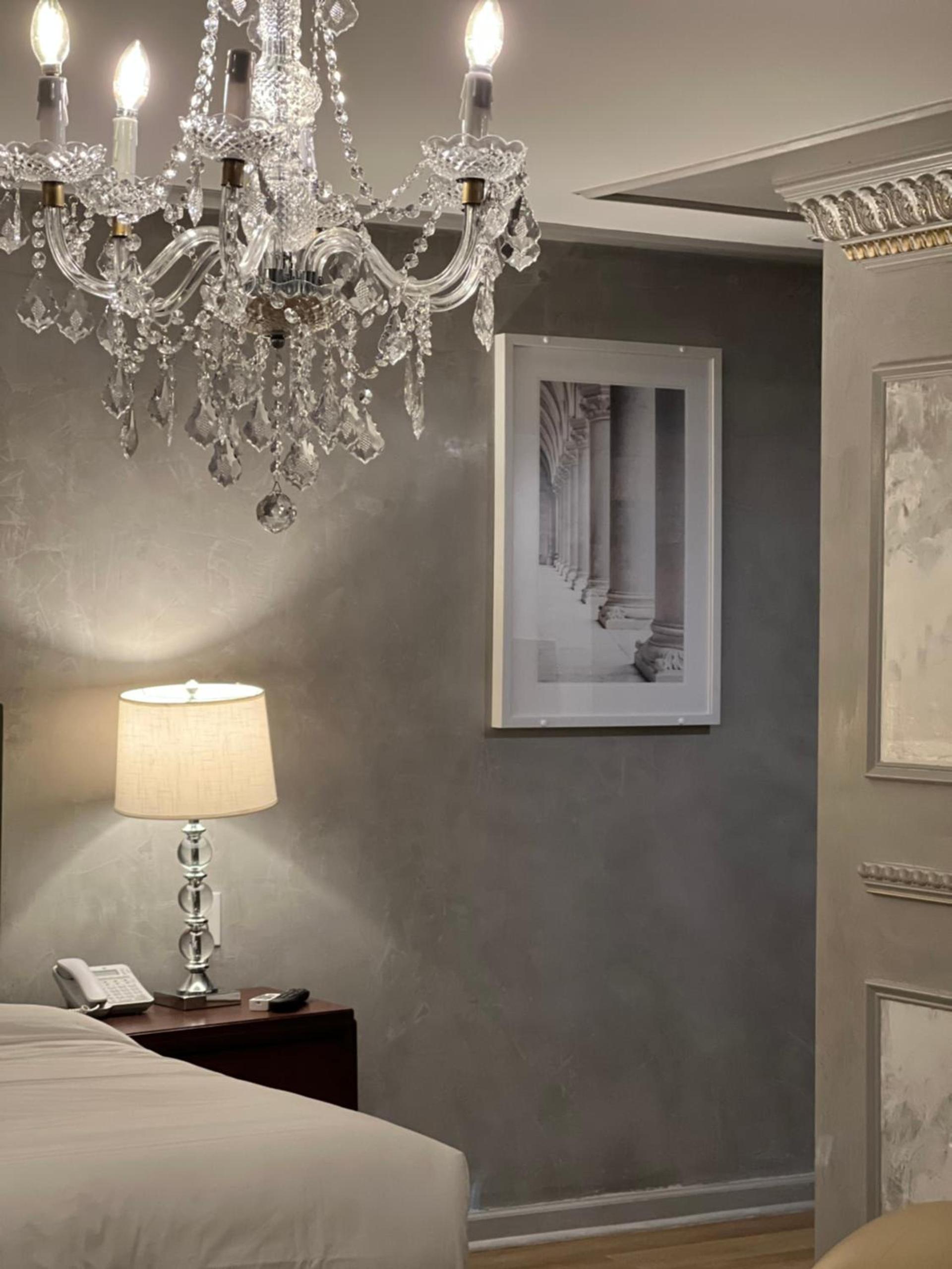 Chateau Suites photo 7