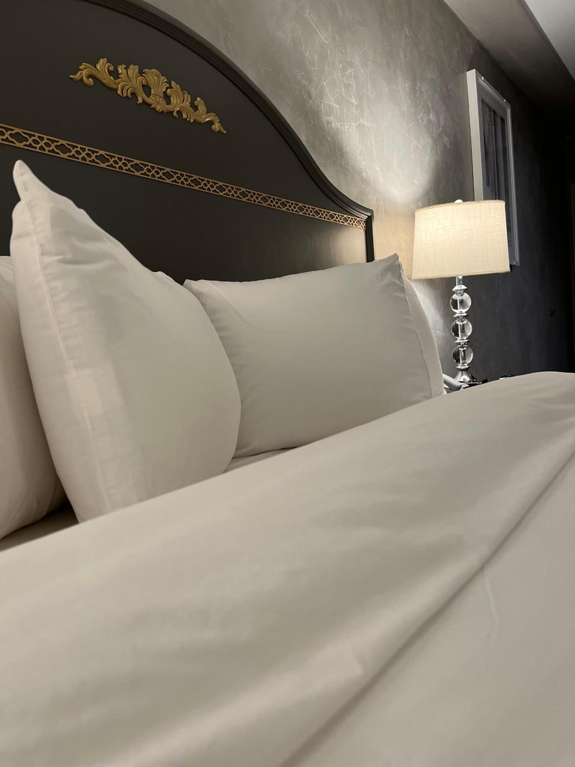 Chateau Suites photo 10
