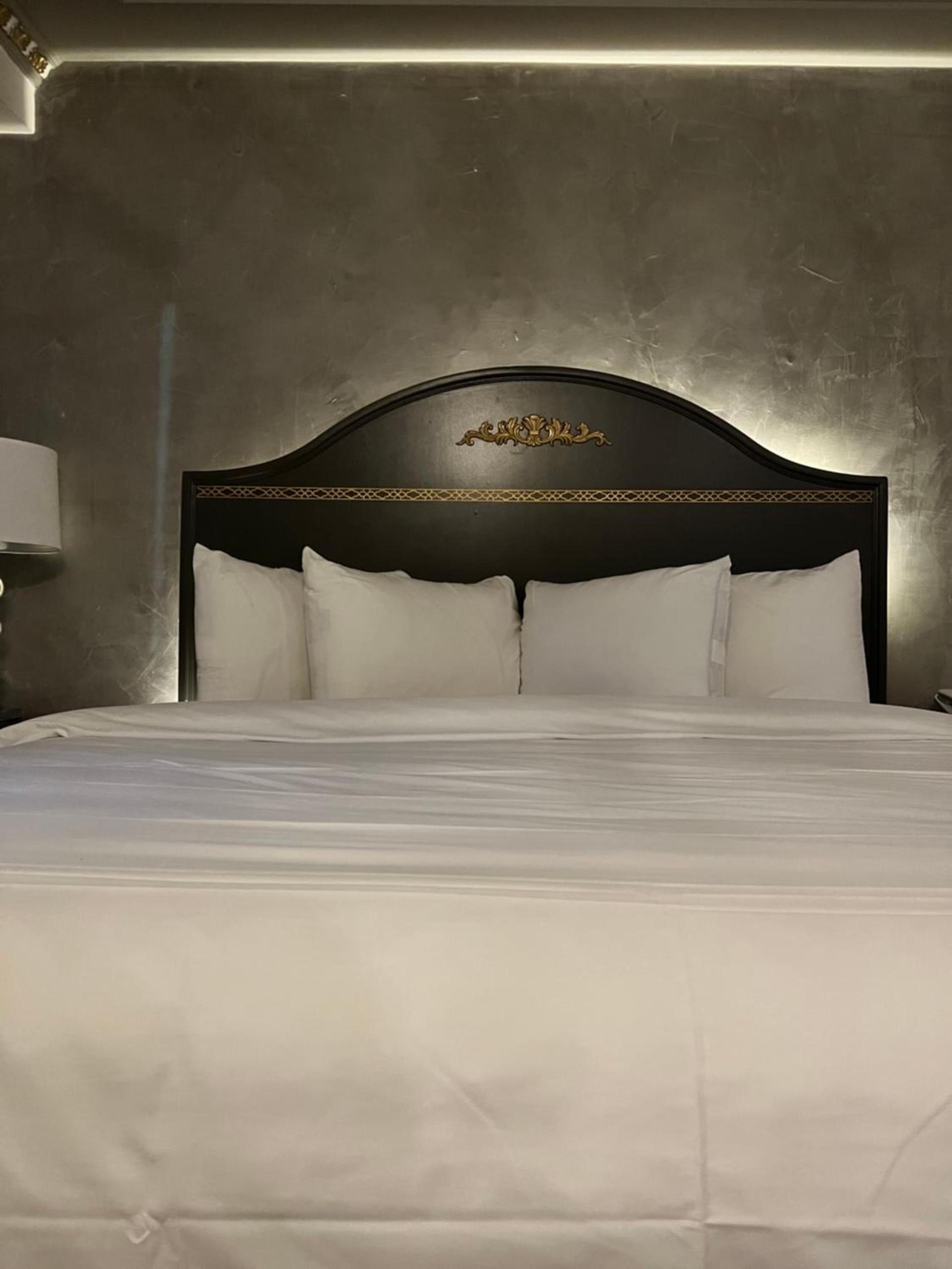 Chateau Suites photo 13
